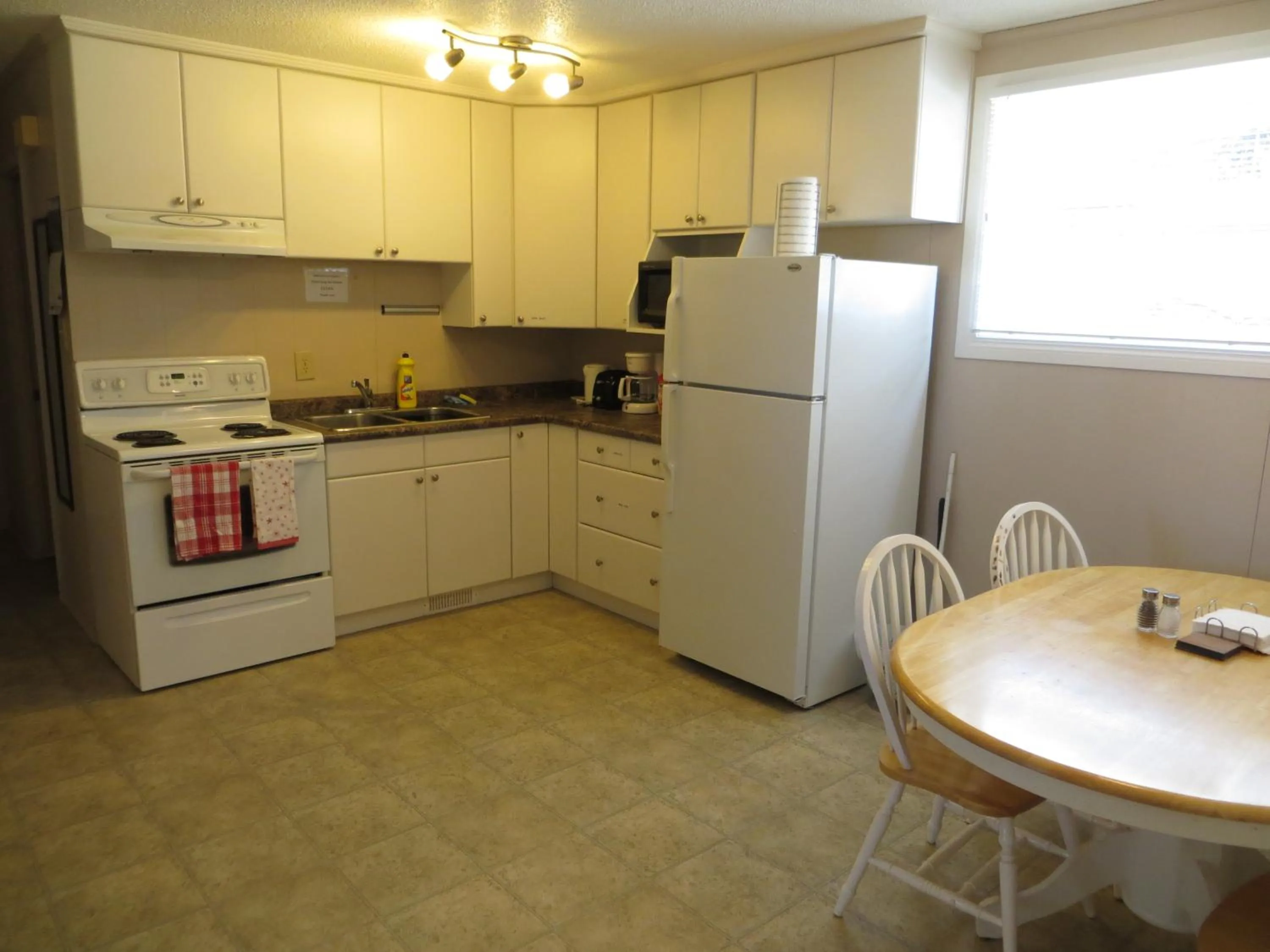 Kitchen or kitchenette in College Park Bed & Breakfast
