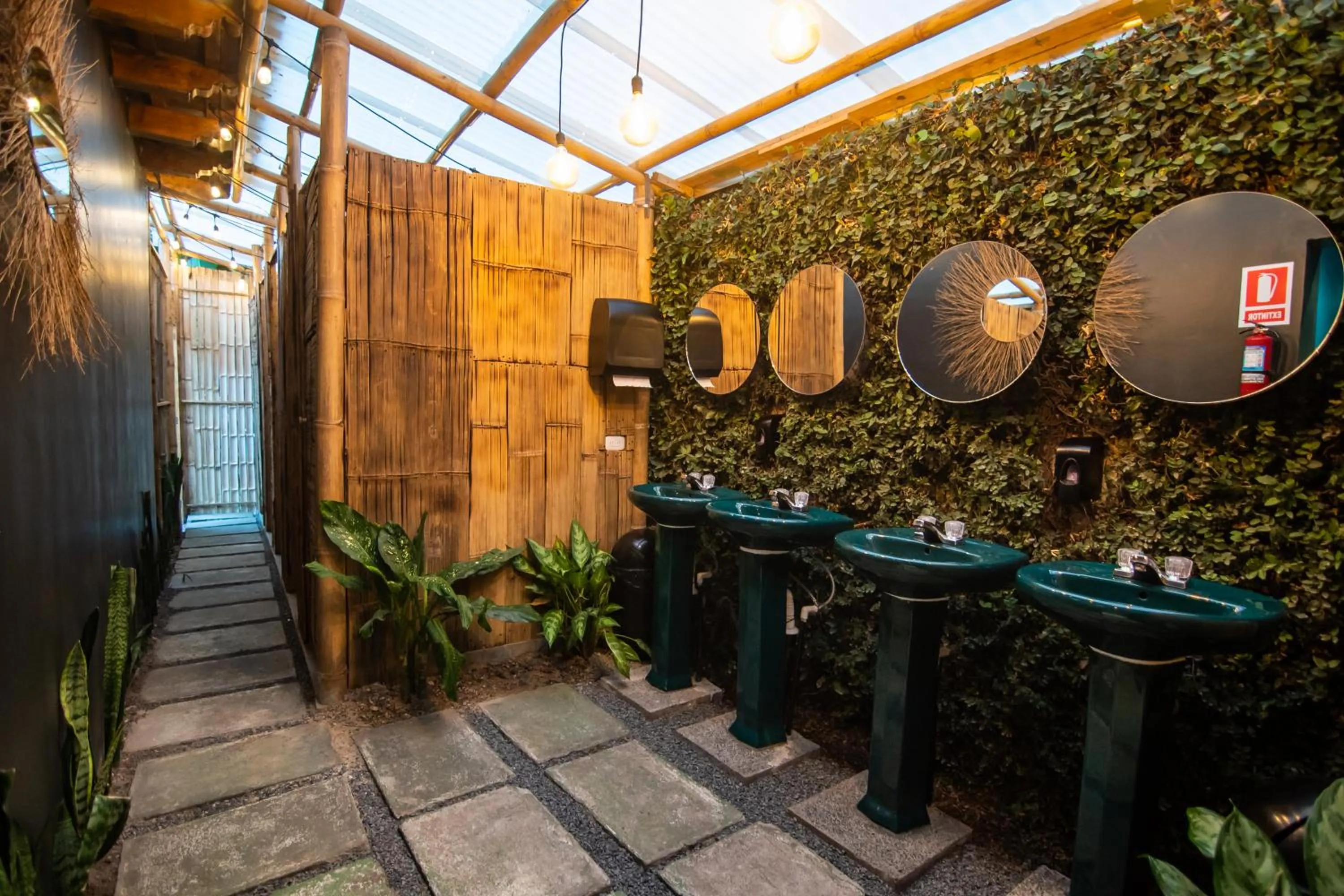 Public Bath in Yes Please! Hostel