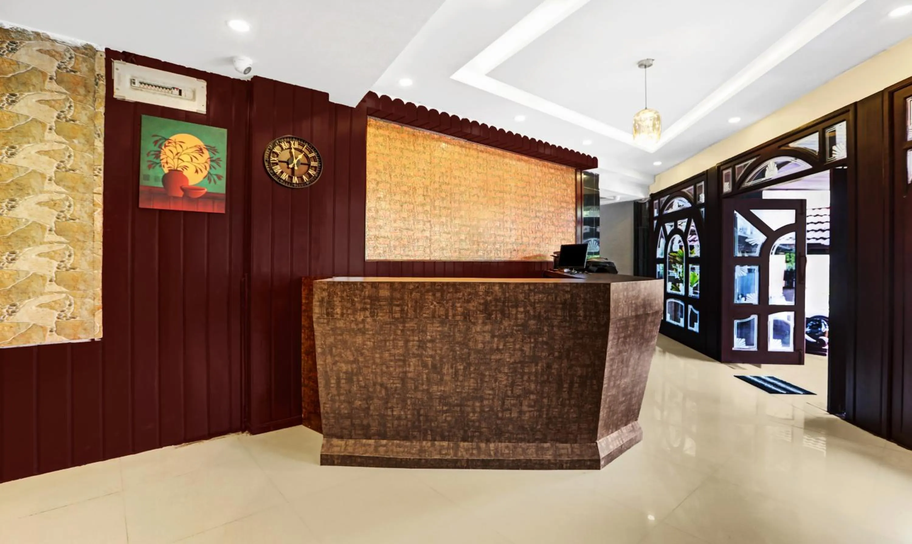 Lobby or reception in Itsy Hotels Regalia Grand, 500 Mtrs From Madikeri Fort