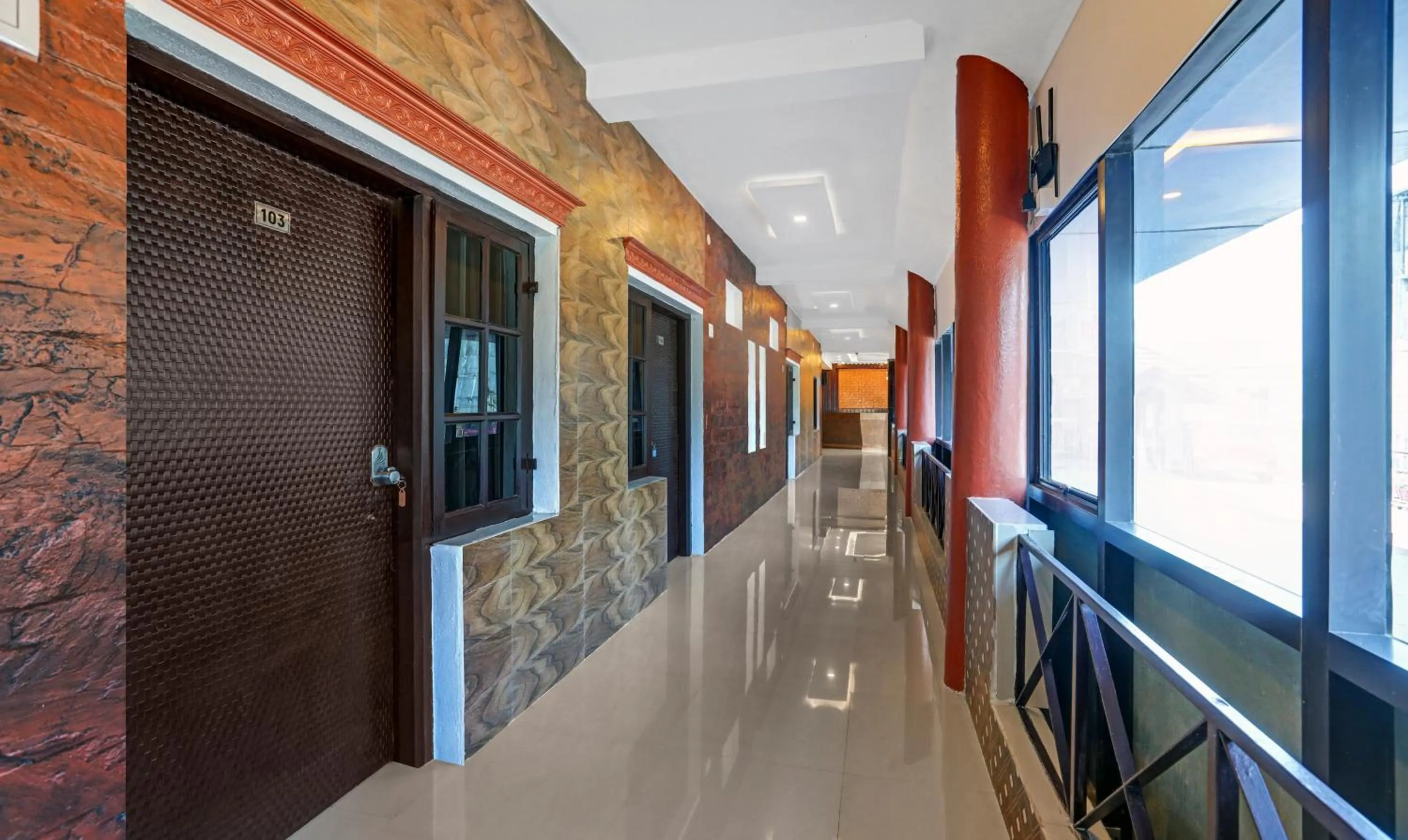 Lobby or reception in Itsy Hotels Regalia Grand, 500 Mtrs From Madikeri Fort