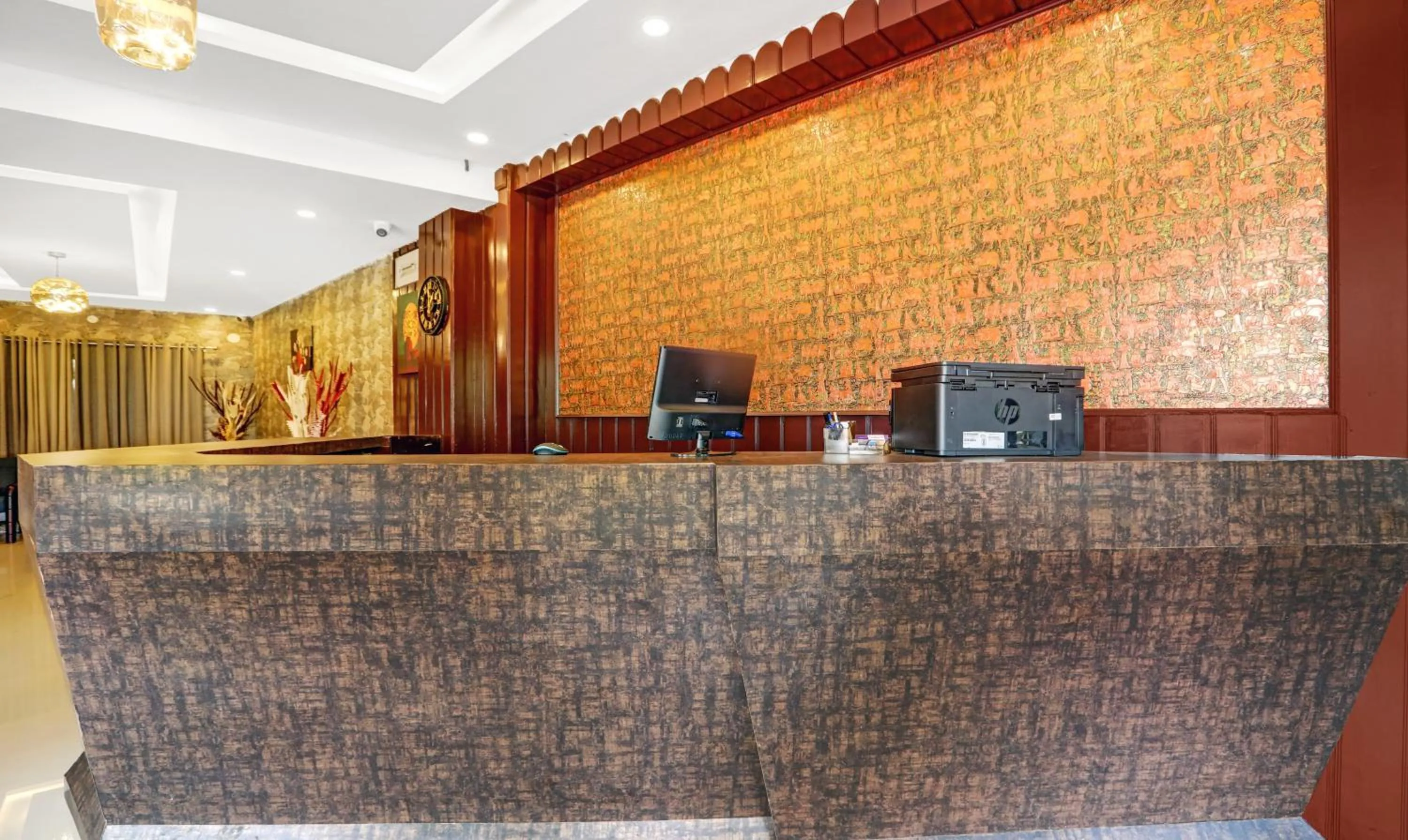 Lobby or reception in Itsy Hotels Regalia Grand, 500 Mtrs From Madikeri Fort