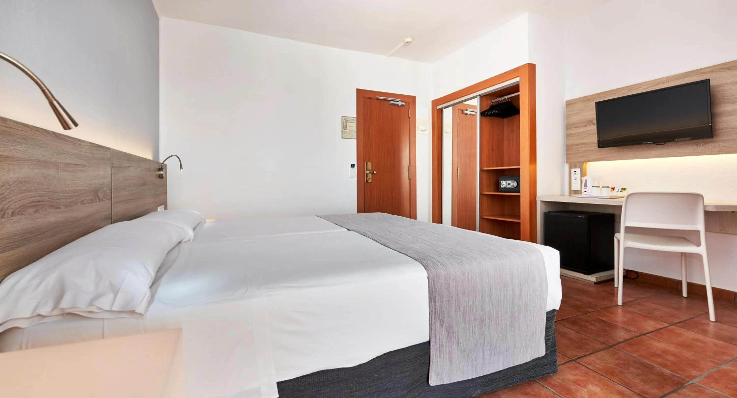 Bedroom, Bed in Globales Los Delfines