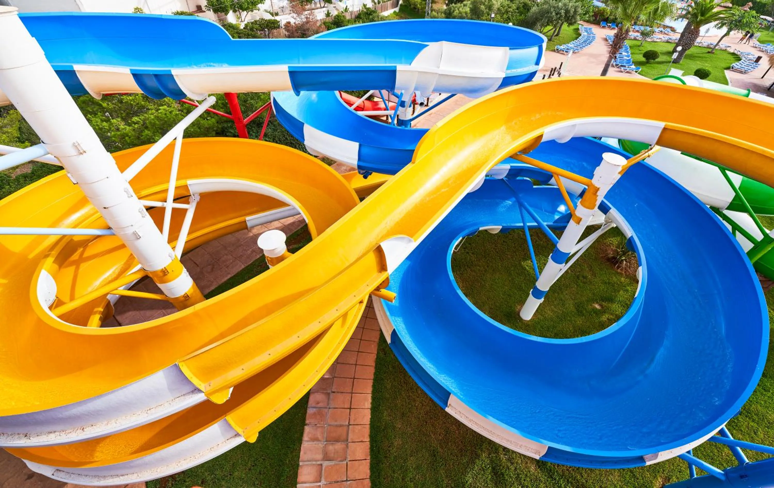 Aqua park in Globales Los Delfines