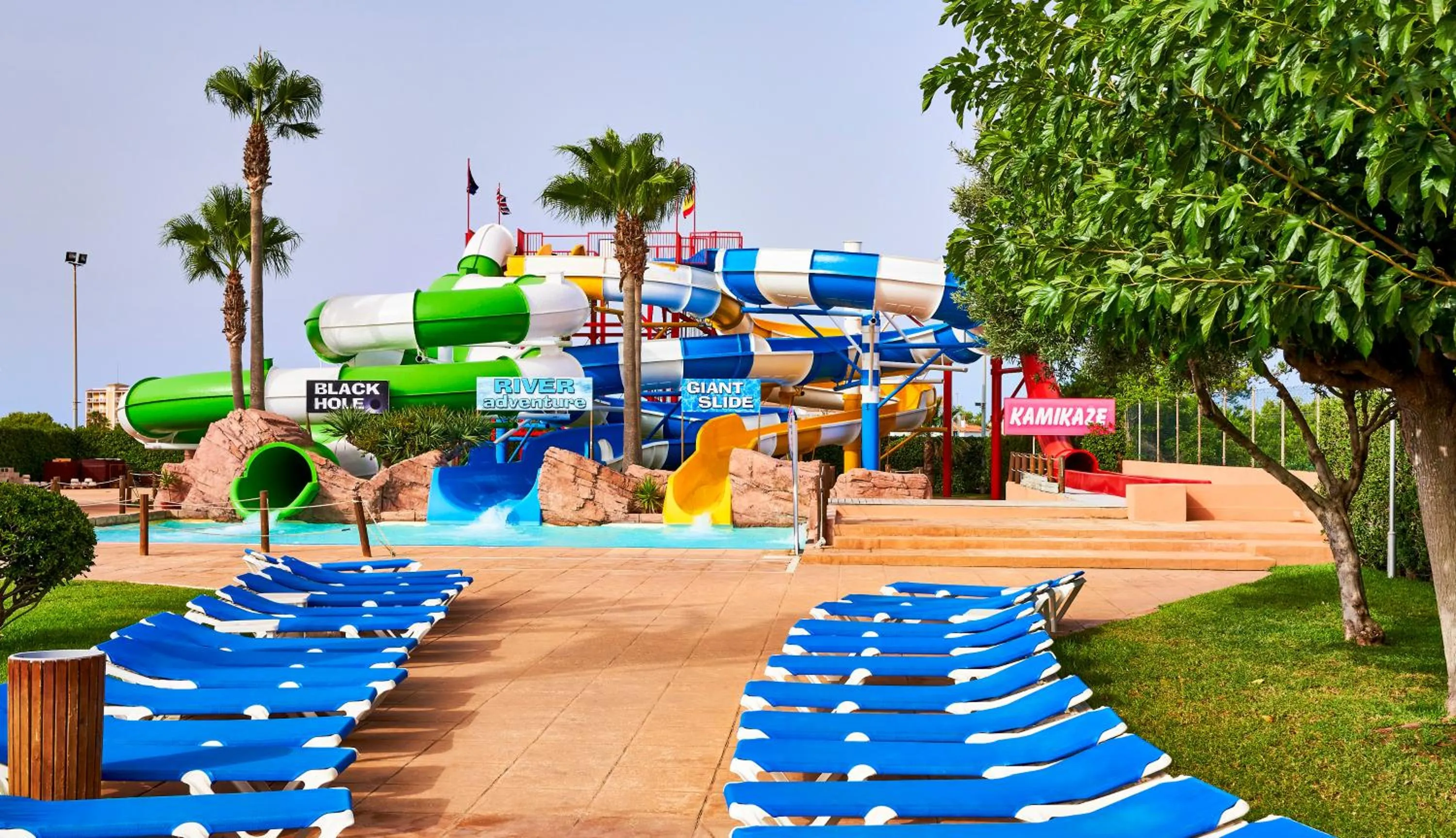 Aqua park in Globales Los Delfines
