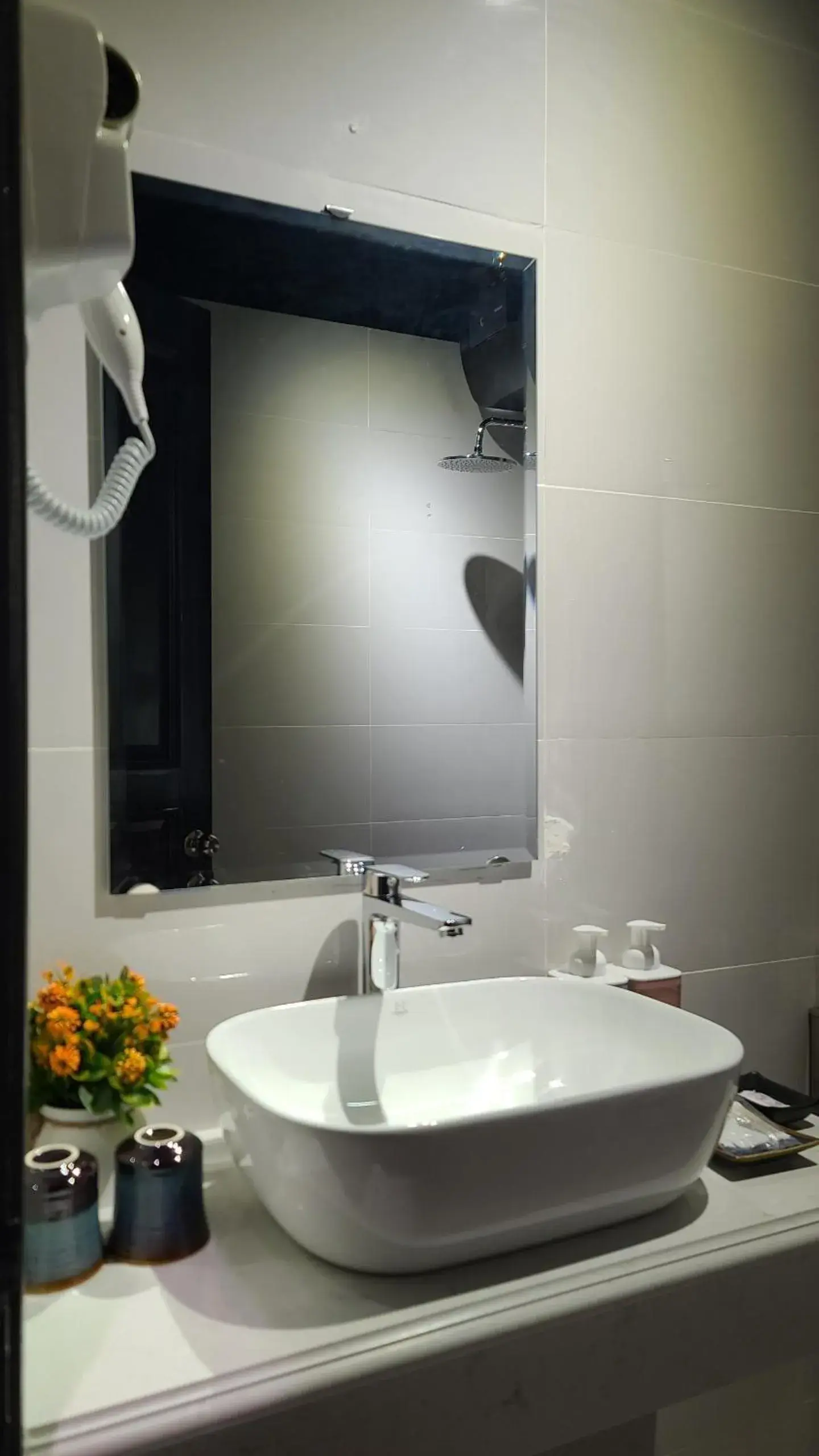 Deluxe Triple Room in Hanoi Lucky Hostel Deluxe Triple Room in Hanoi Lucky Hostel