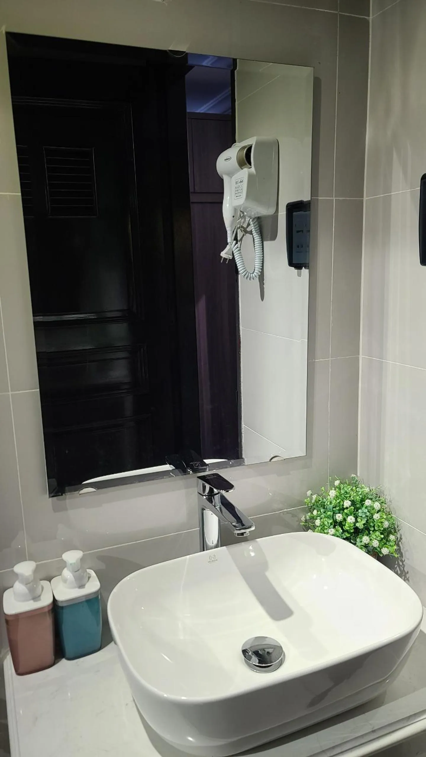 Bathroom in Hanoi Lucky Hostel