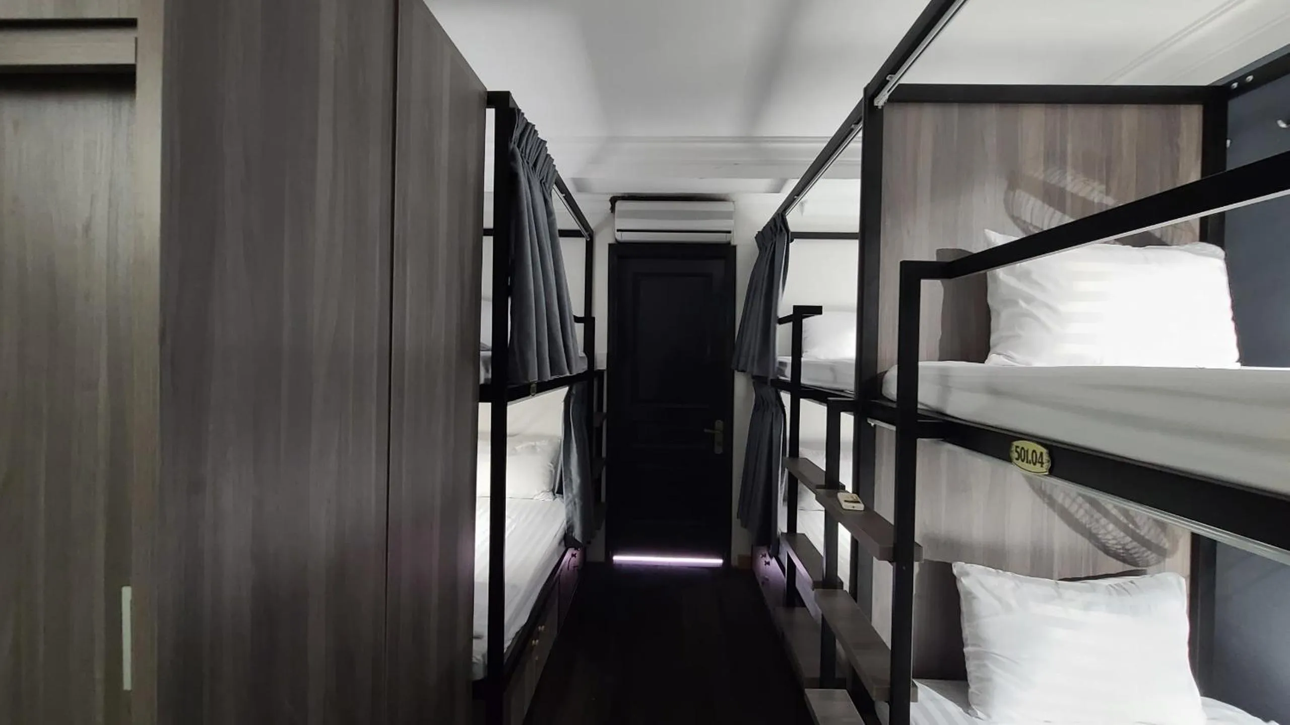 Photo of the whole room, Bed in Hanoi Lucky Hostel