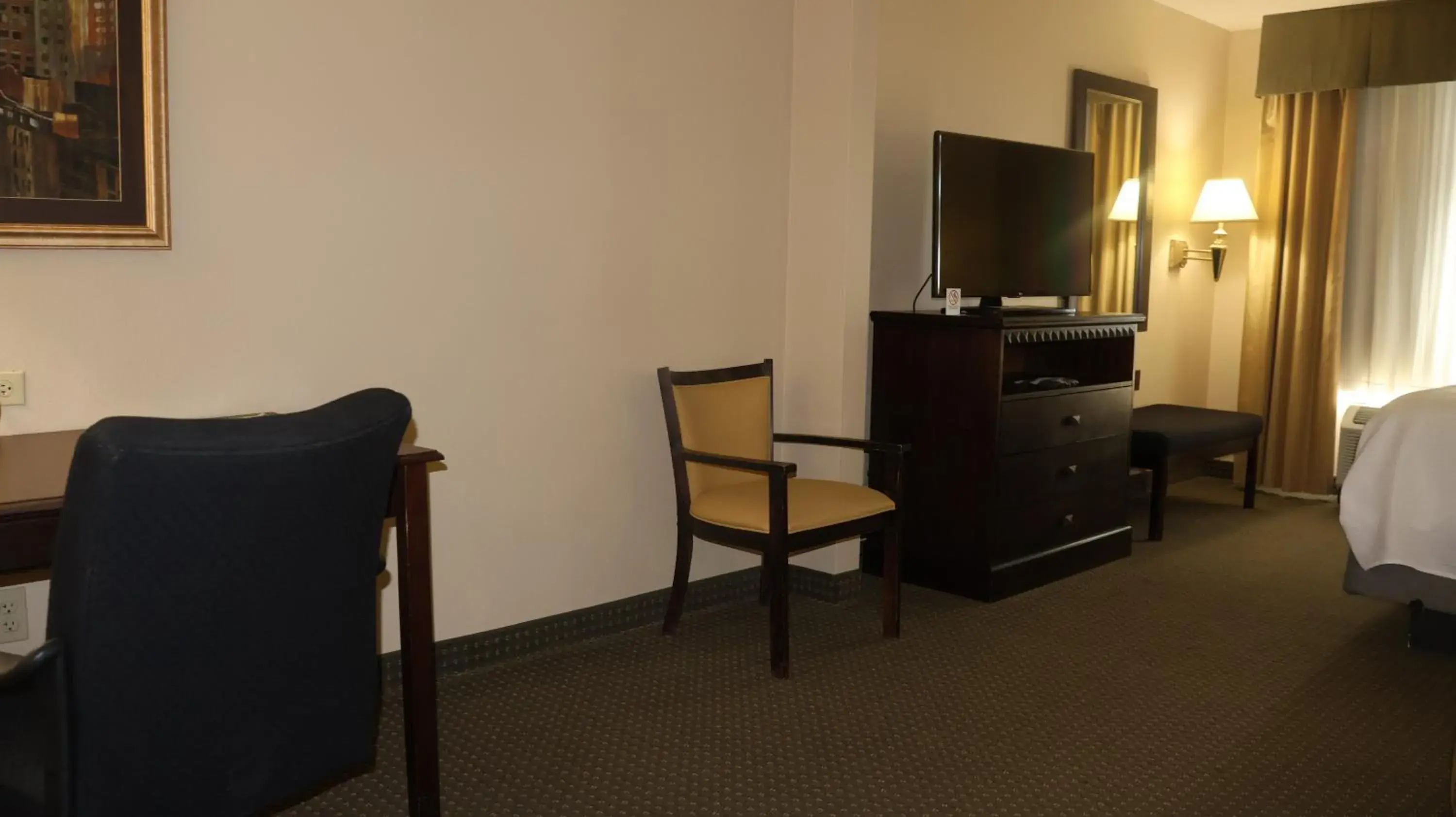 King Room - Non-Smoking in Wingate by Wyndham Peoria - Complimentary Area Shuttle King Room - Non-Smoking in Wingate by Wyndham Peoria - Complimentary Area Shuttle