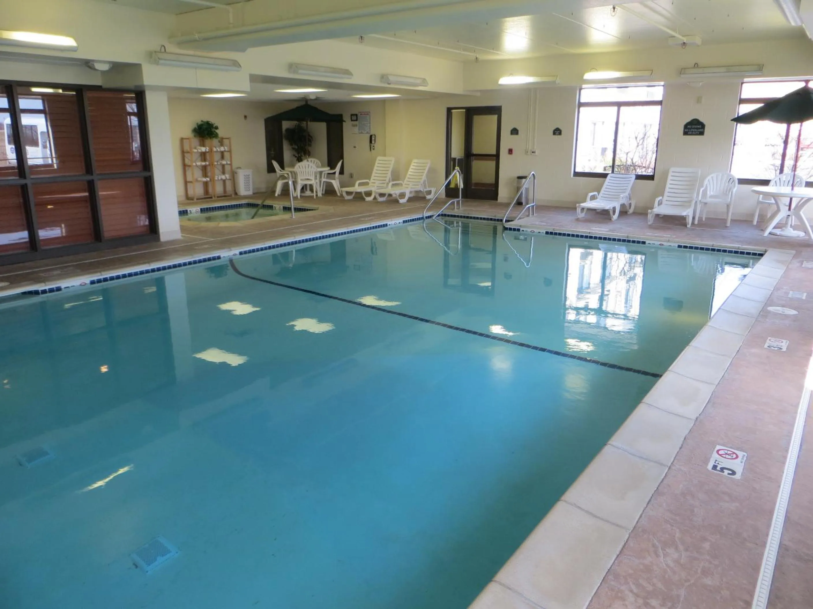 Swimming pool in Wingate by Wyndham Peoria - Complimentary Area Shuttle
