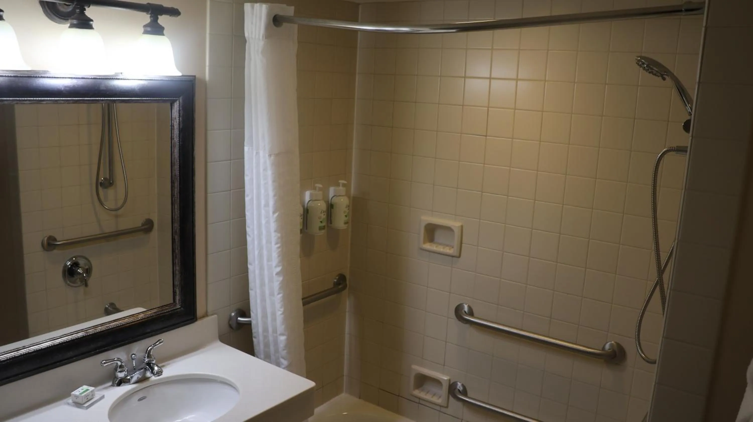 Shower in Wingate by Wyndham Peoria - Complimentary Area Shuttle