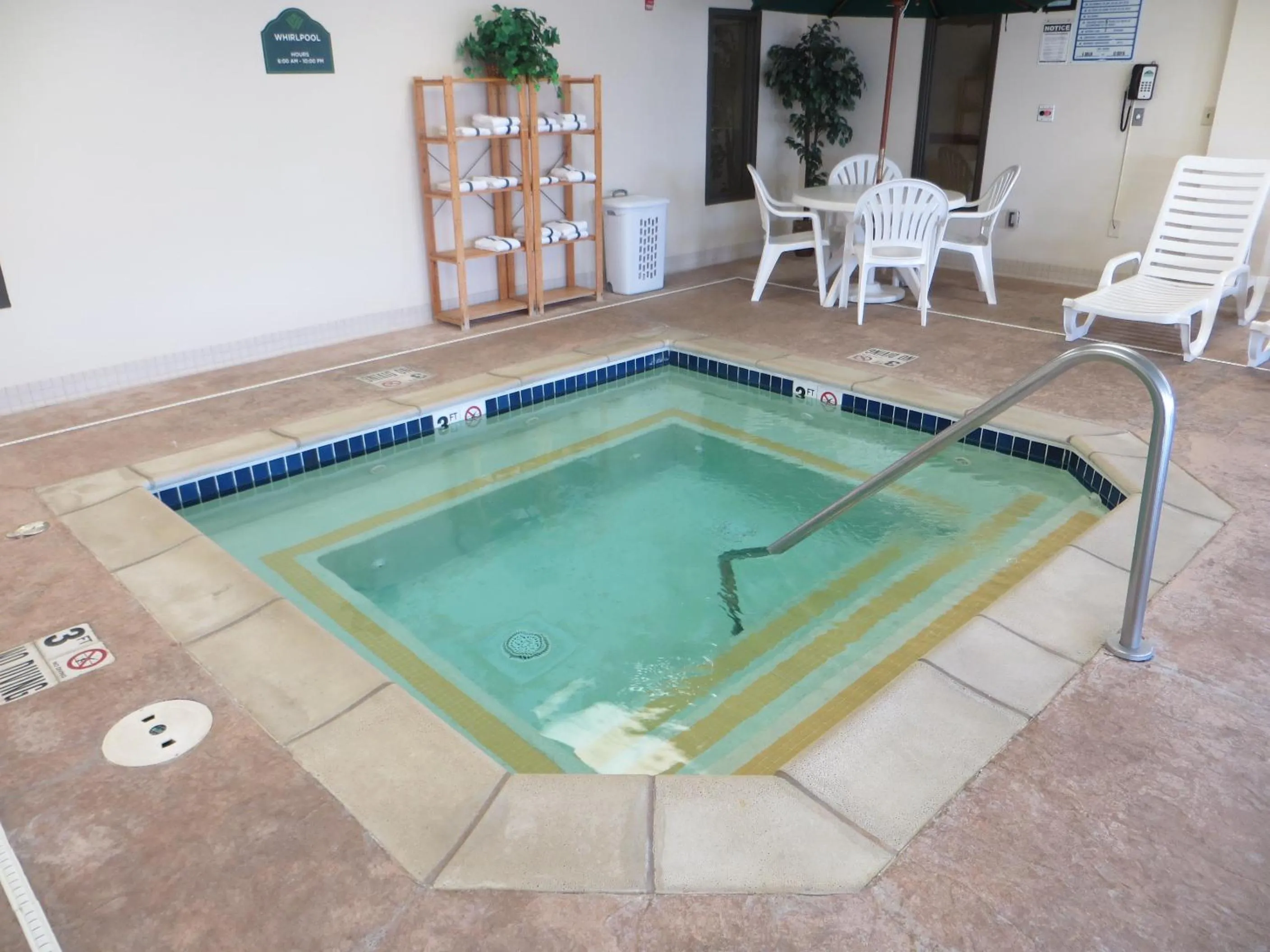 Swimming pool in Wingate by Wyndham Peoria - Complimentary Area Shuttle