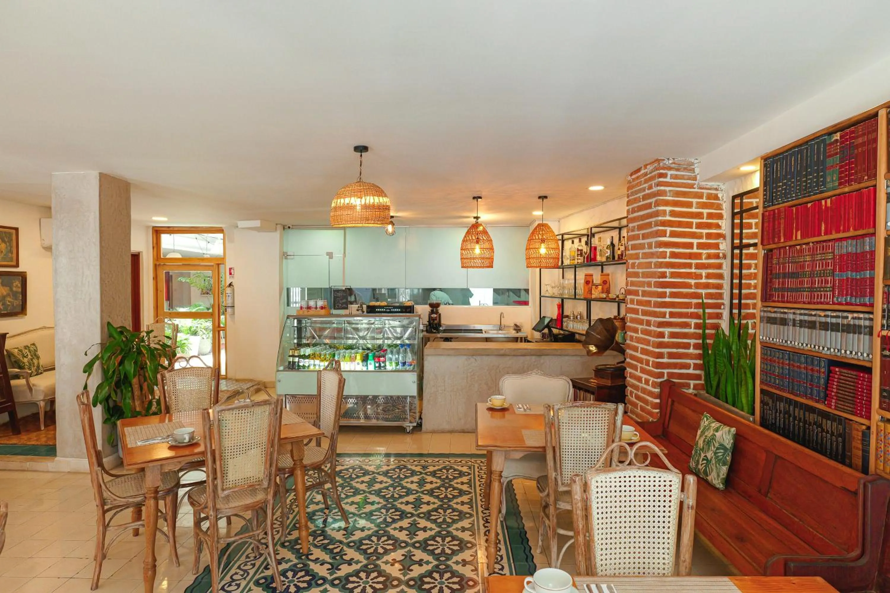 Restaurant/places to eat in Hotel Kartaxa