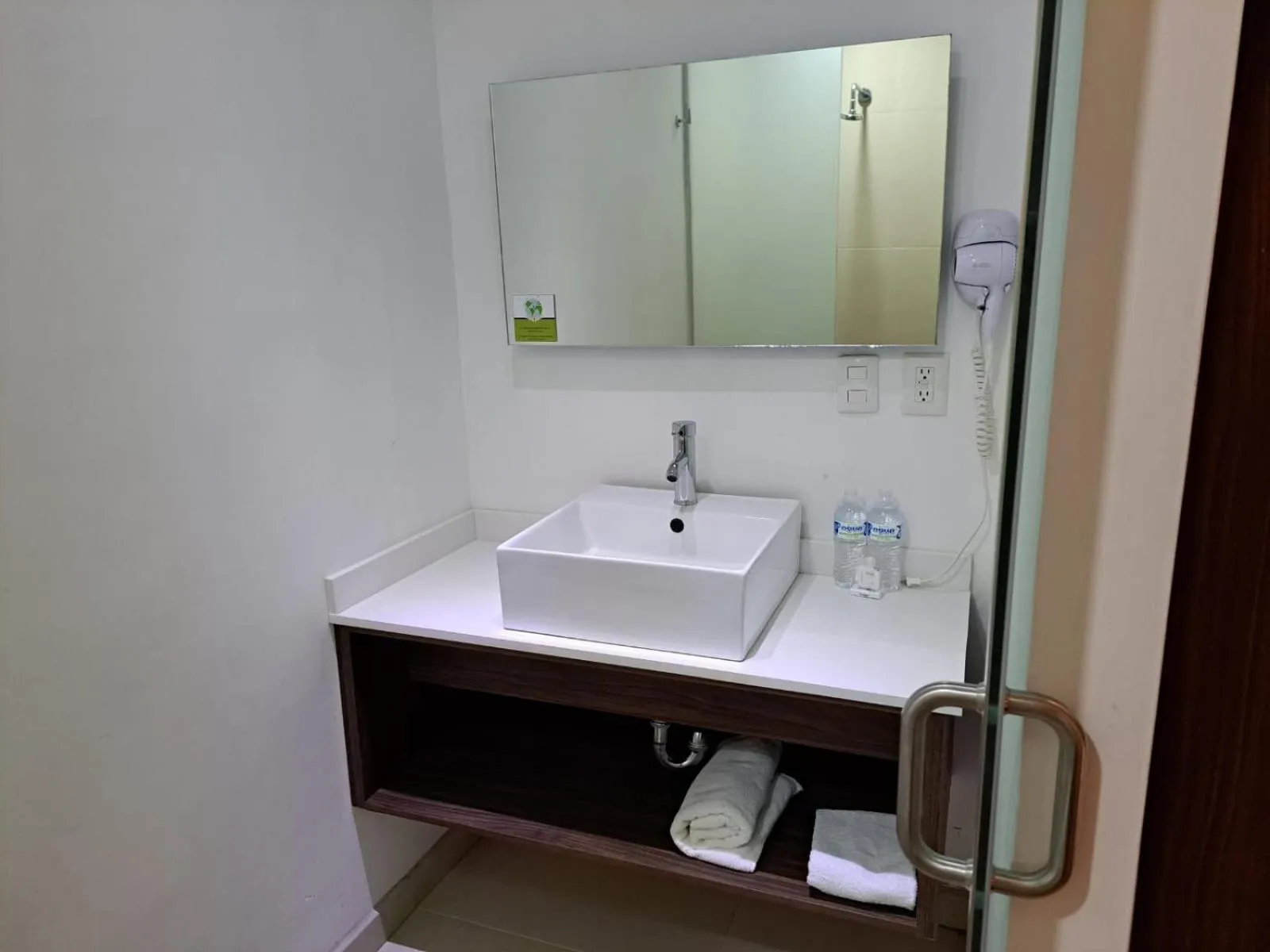 Bathroom in El Hotel Business Class - Zamora Centro