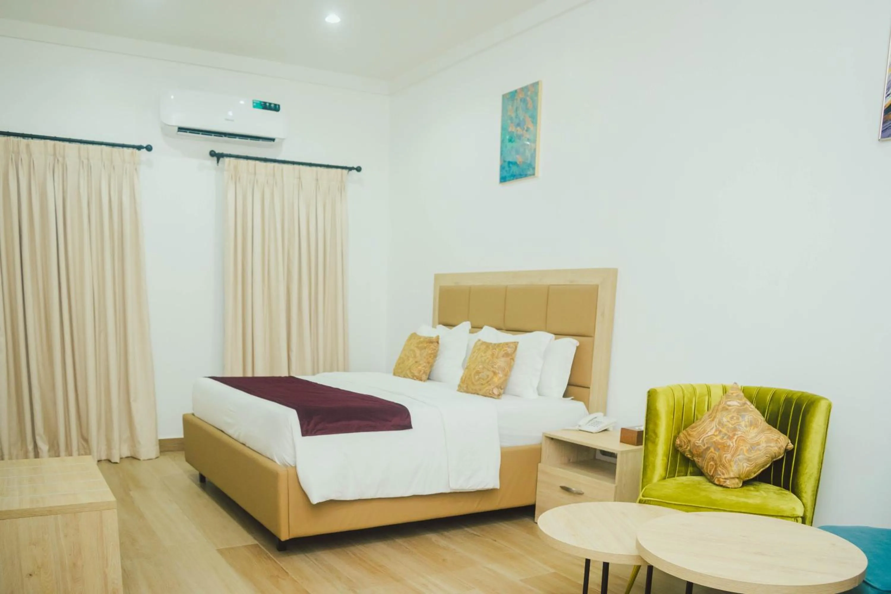 View (from property/room), Bed in Quest Boutique Hotel