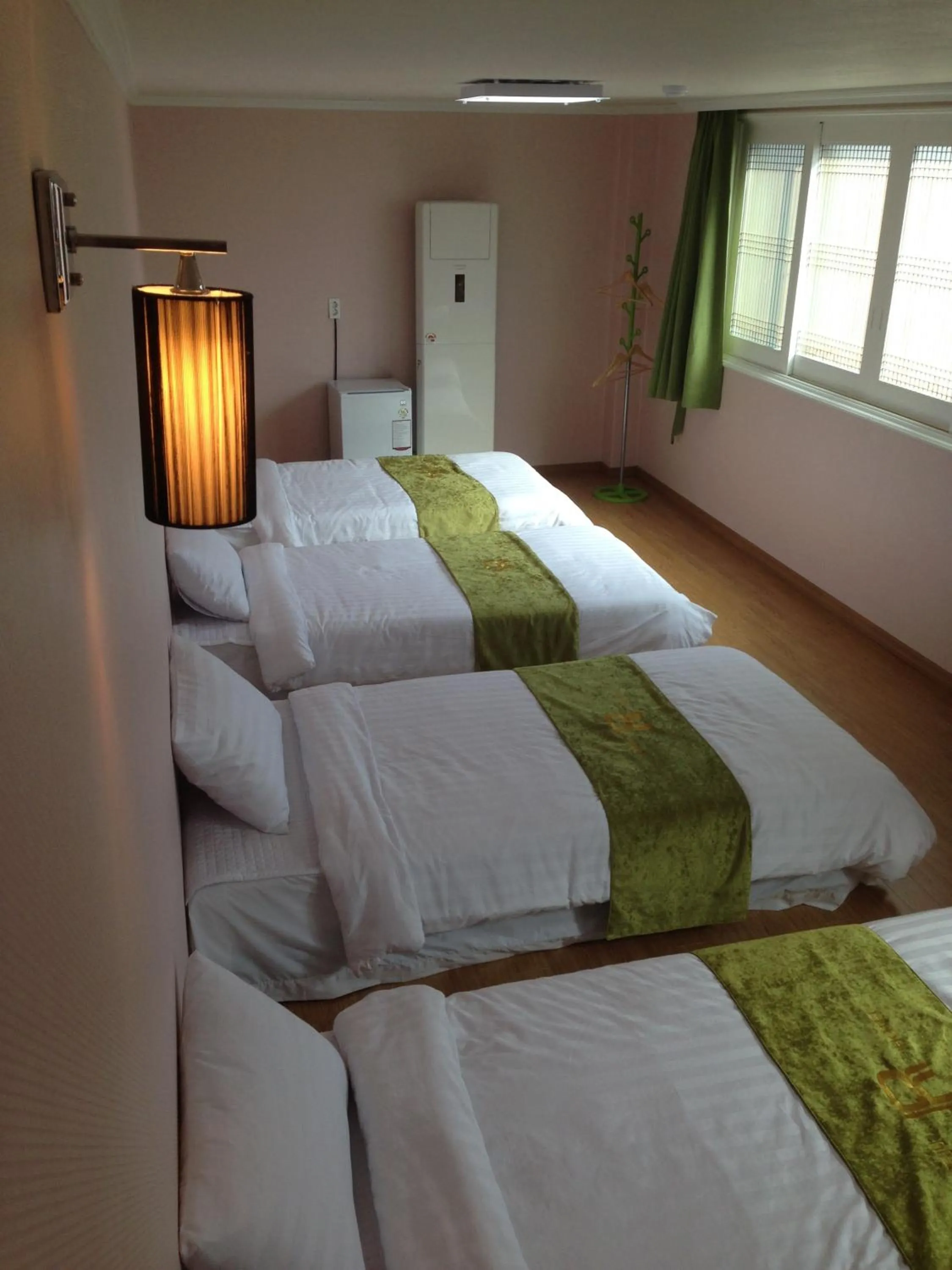 Photo of the whole room, Bed in Jeju R Hotel & Guesthouse