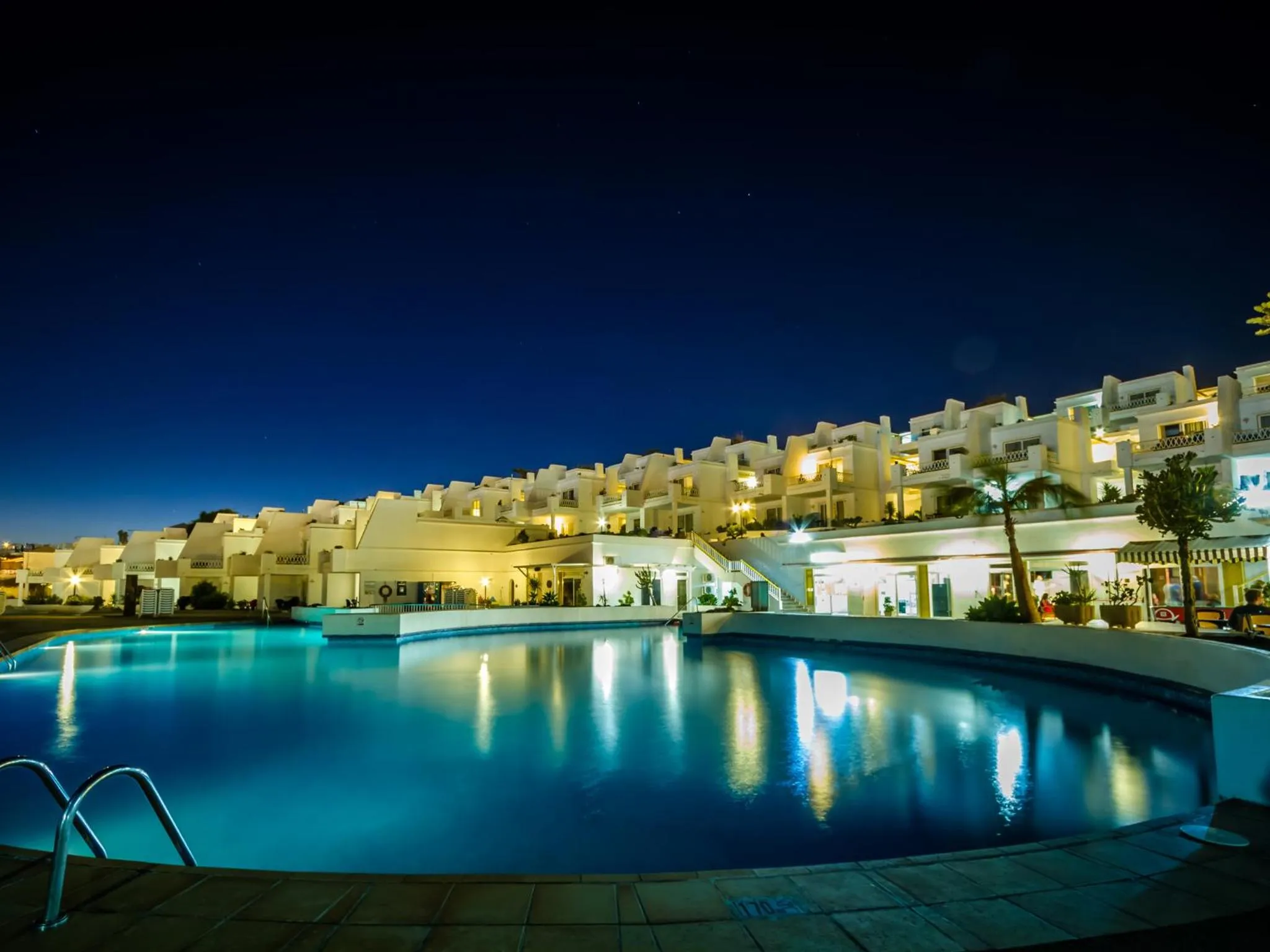 Swimming pool in BelleVue Aquarius