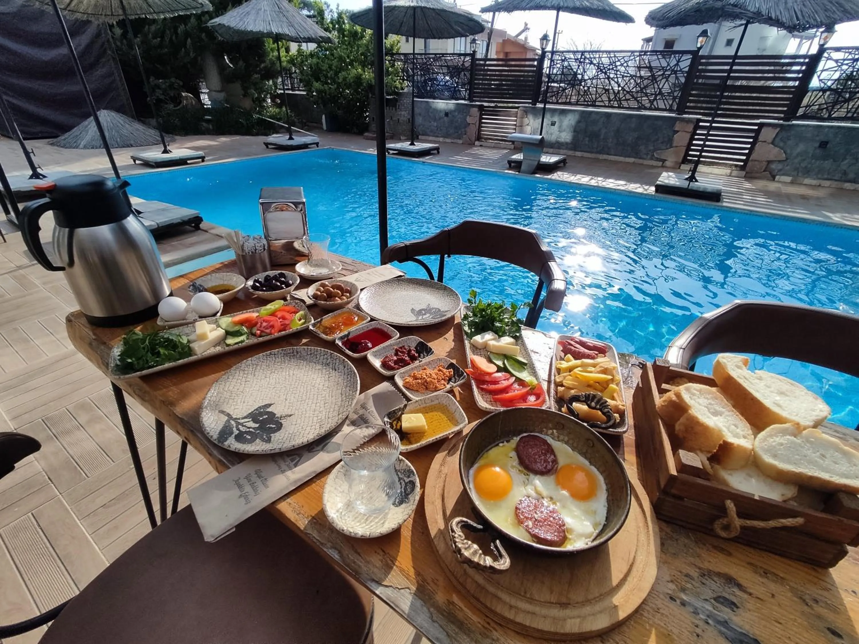 Breakfast in ATERNA HOTEL