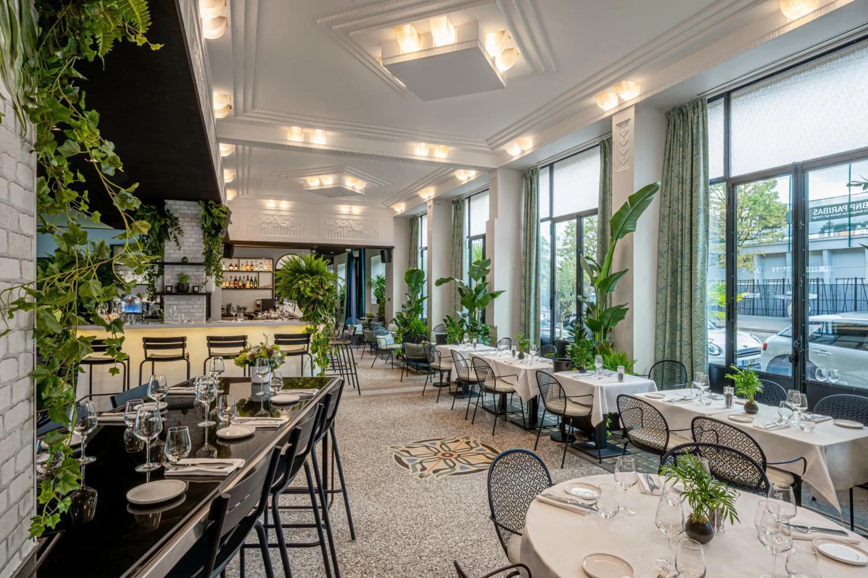 Restaurant/places to eat in Molitor Hotel & Spa Paris - MGallery Collection