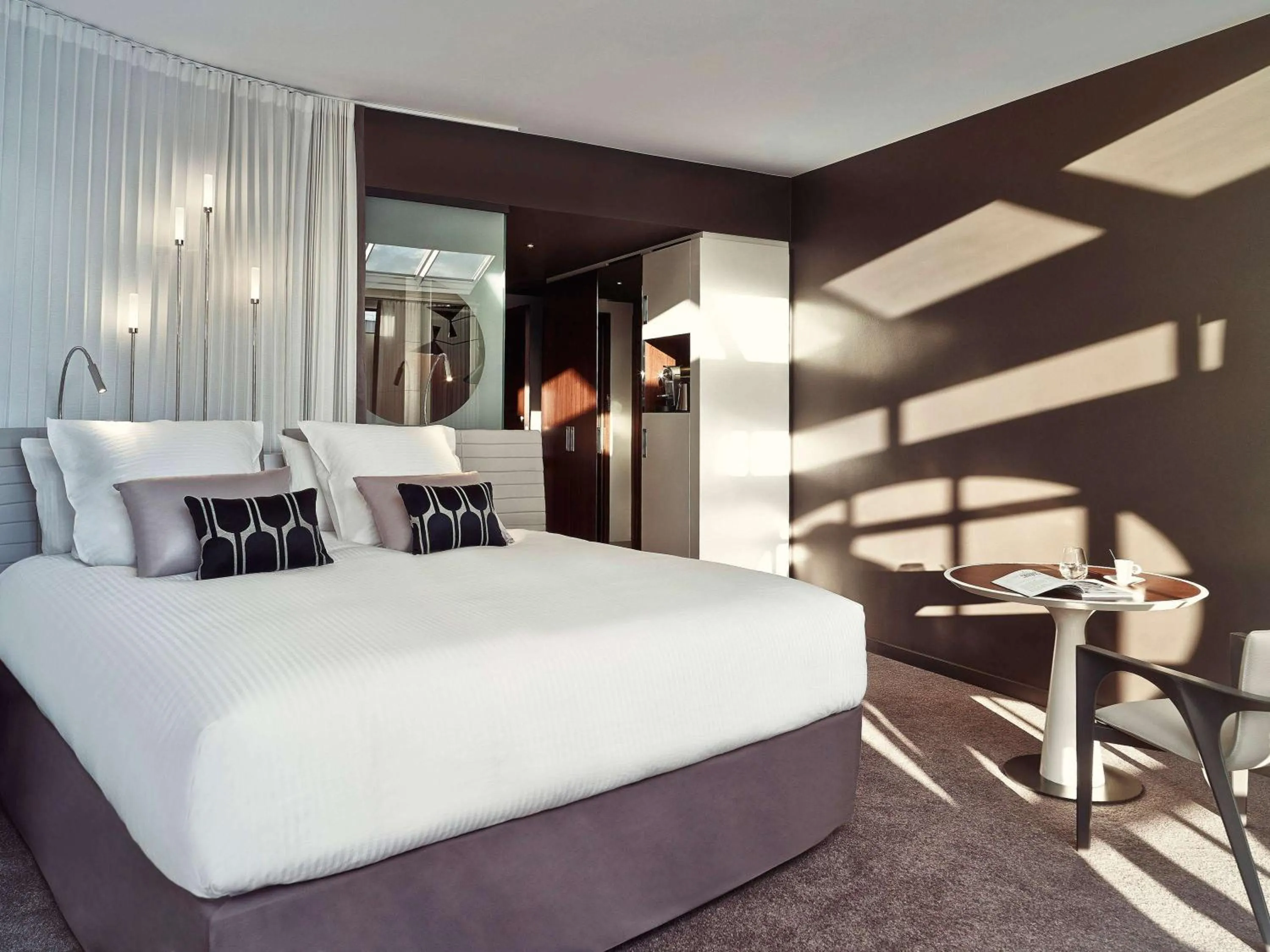 Bedroom, Bed in Molitor Hotel & Spa Paris - MGallery Collection
