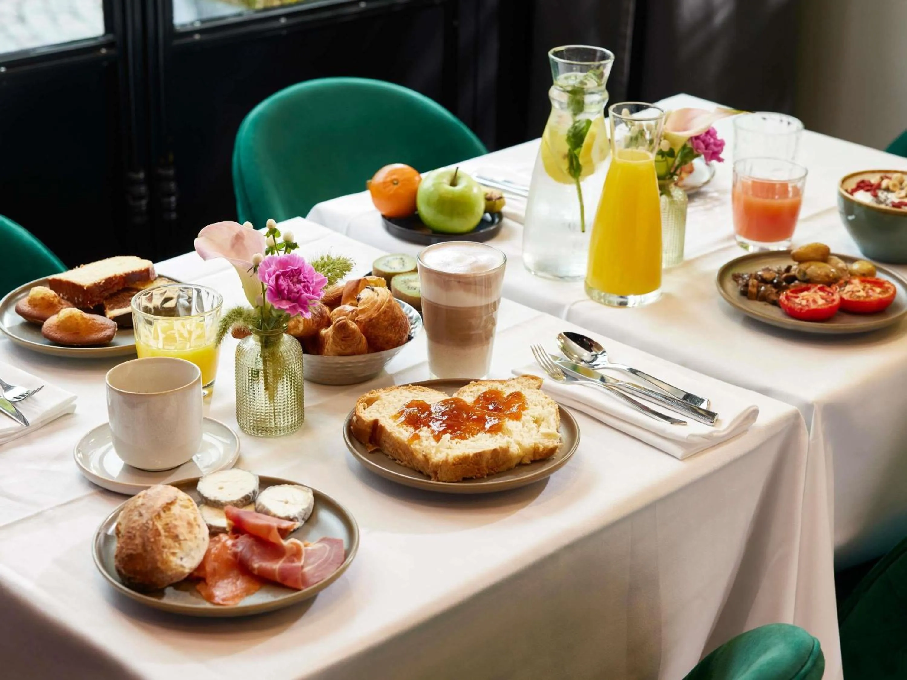 Breakfast in Molitor Hotel & Spa Paris - MGallery Collection