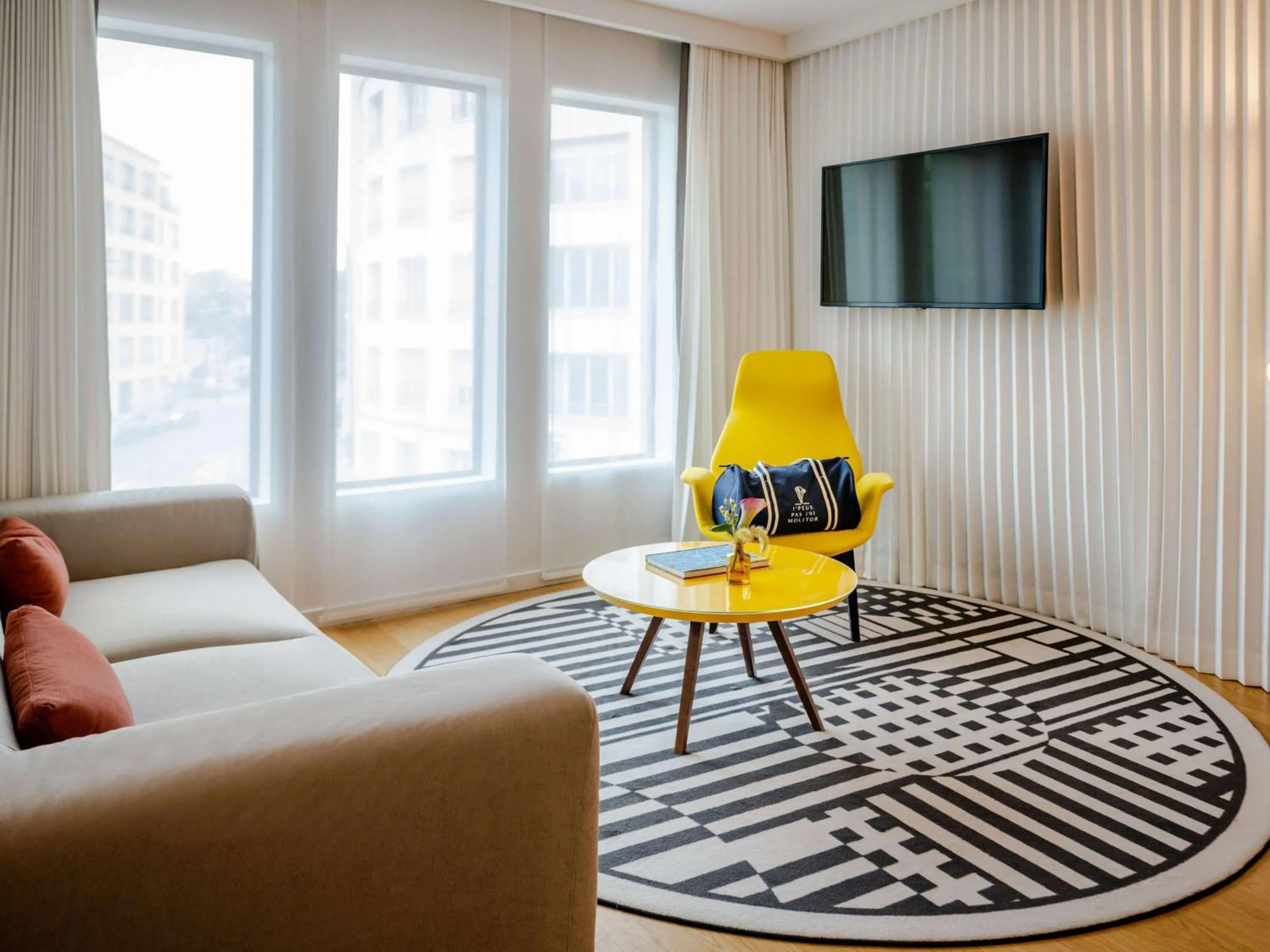 Bedroom in Molitor Hotel & Spa Paris - MGallery Collection