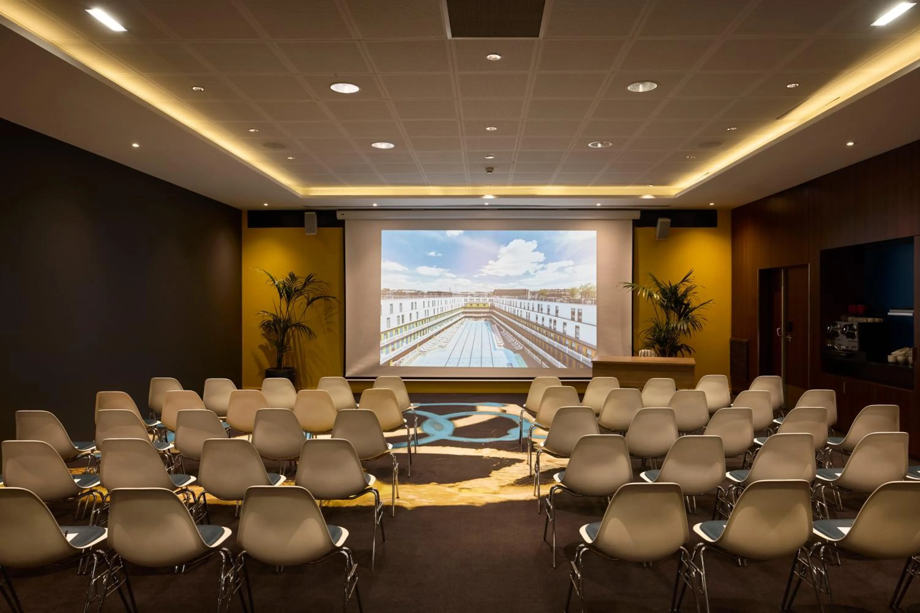 Meeting/conference room in Molitor Hotel & Spa Paris - MGallery Collection
