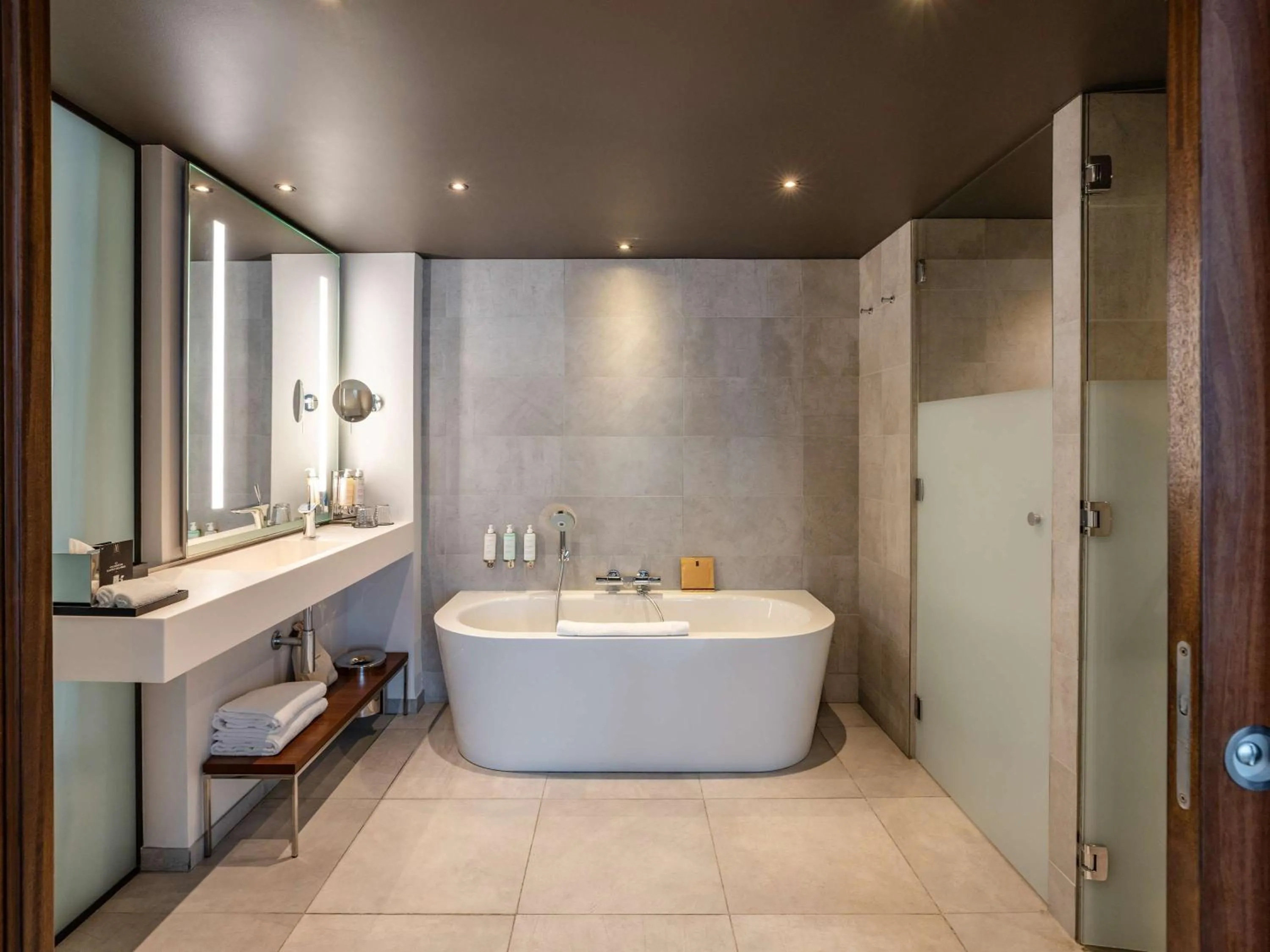Bathroom in Molitor Hotel & Spa Paris - MGallery Collection