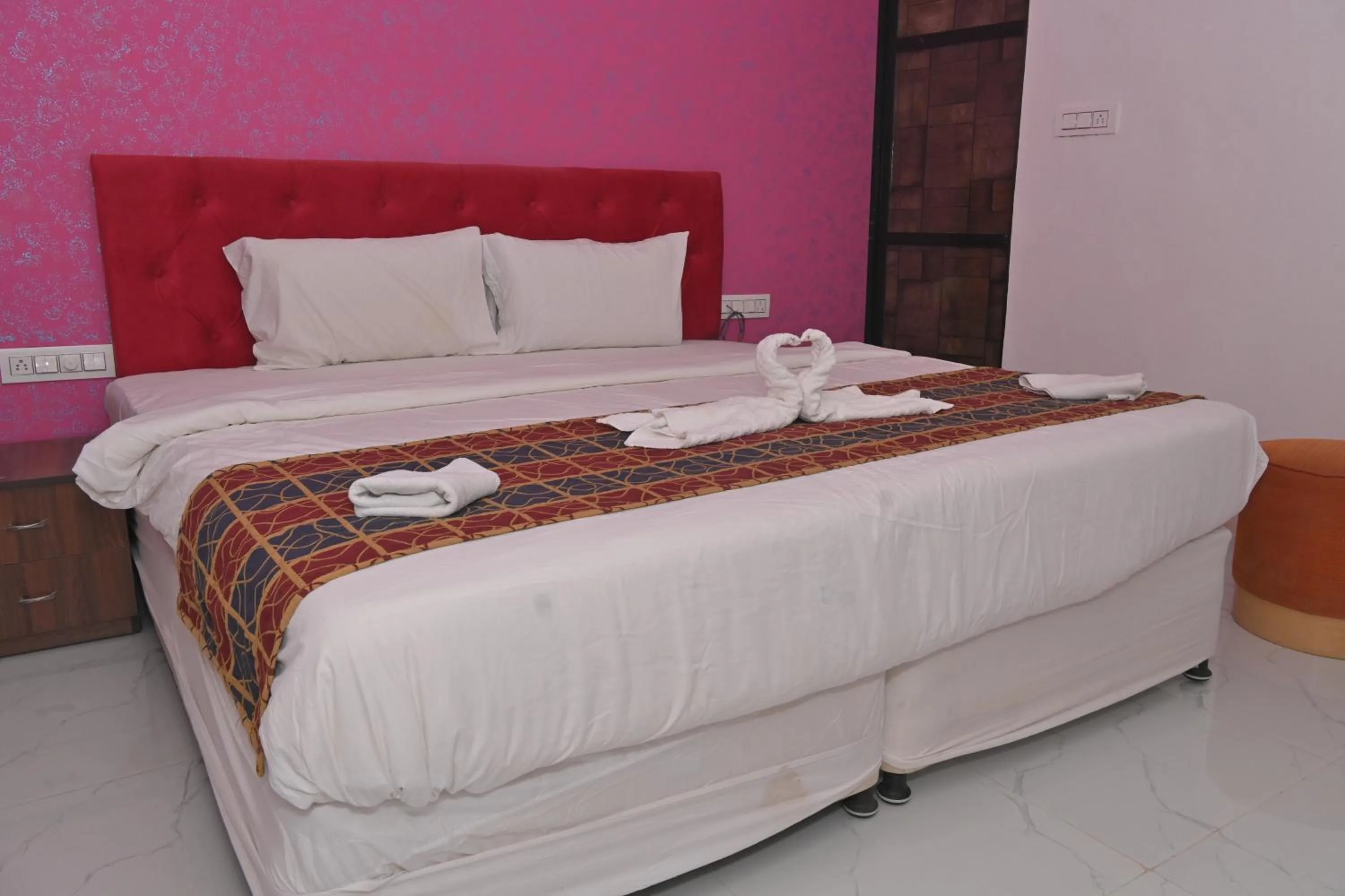 Bed in Hotel Apni Haveli