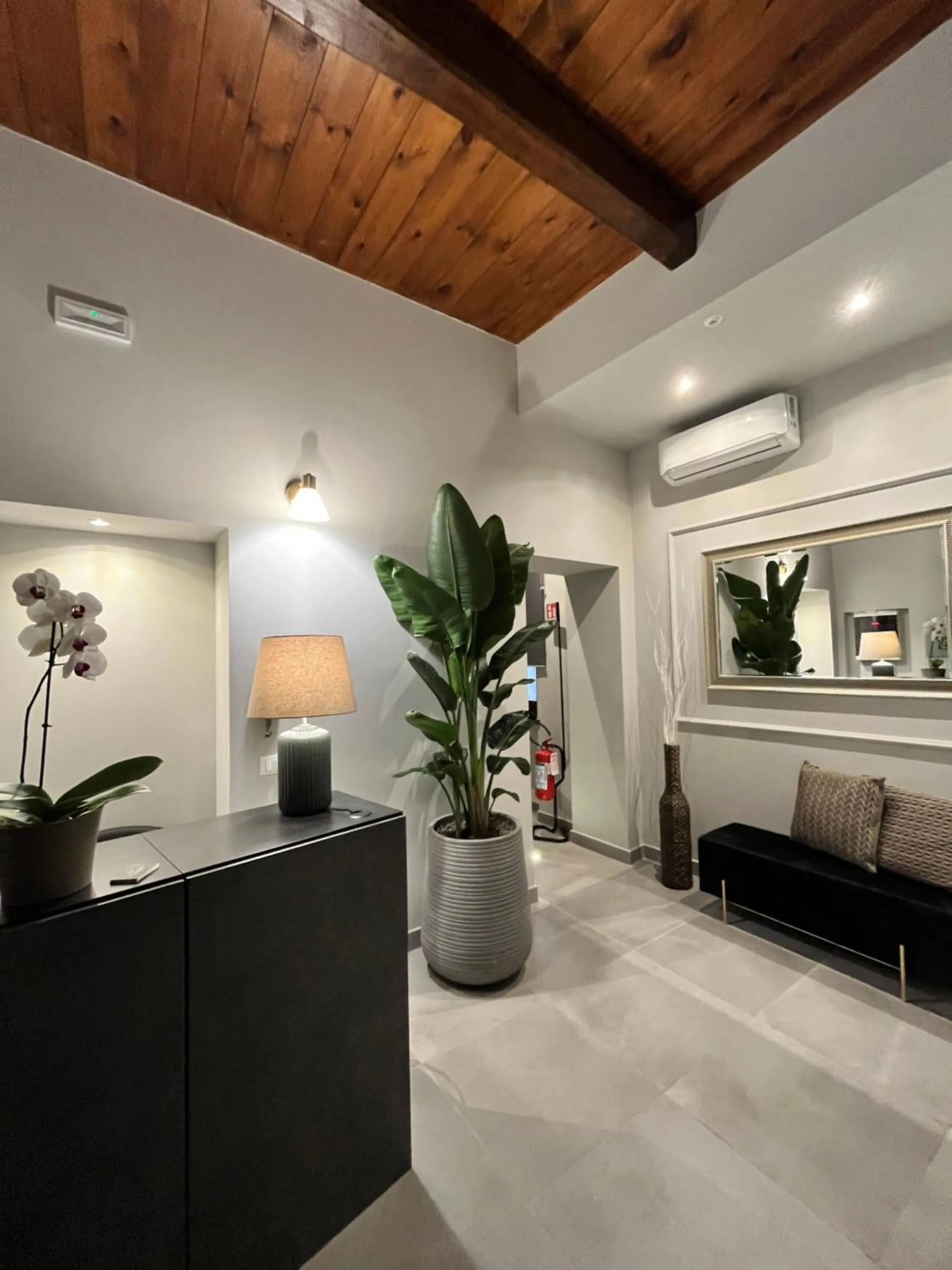 Lobby or reception in Soha Piazza Di Spagna Boutique