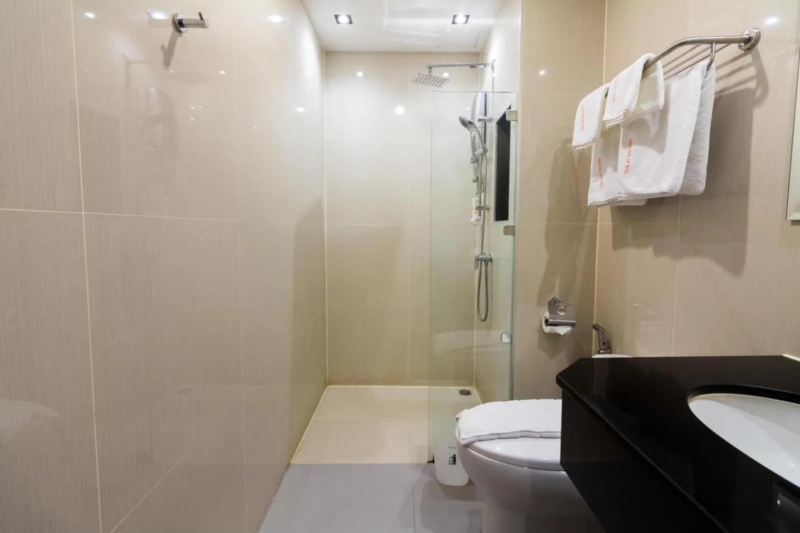 Toilet in C Hotel Bangna