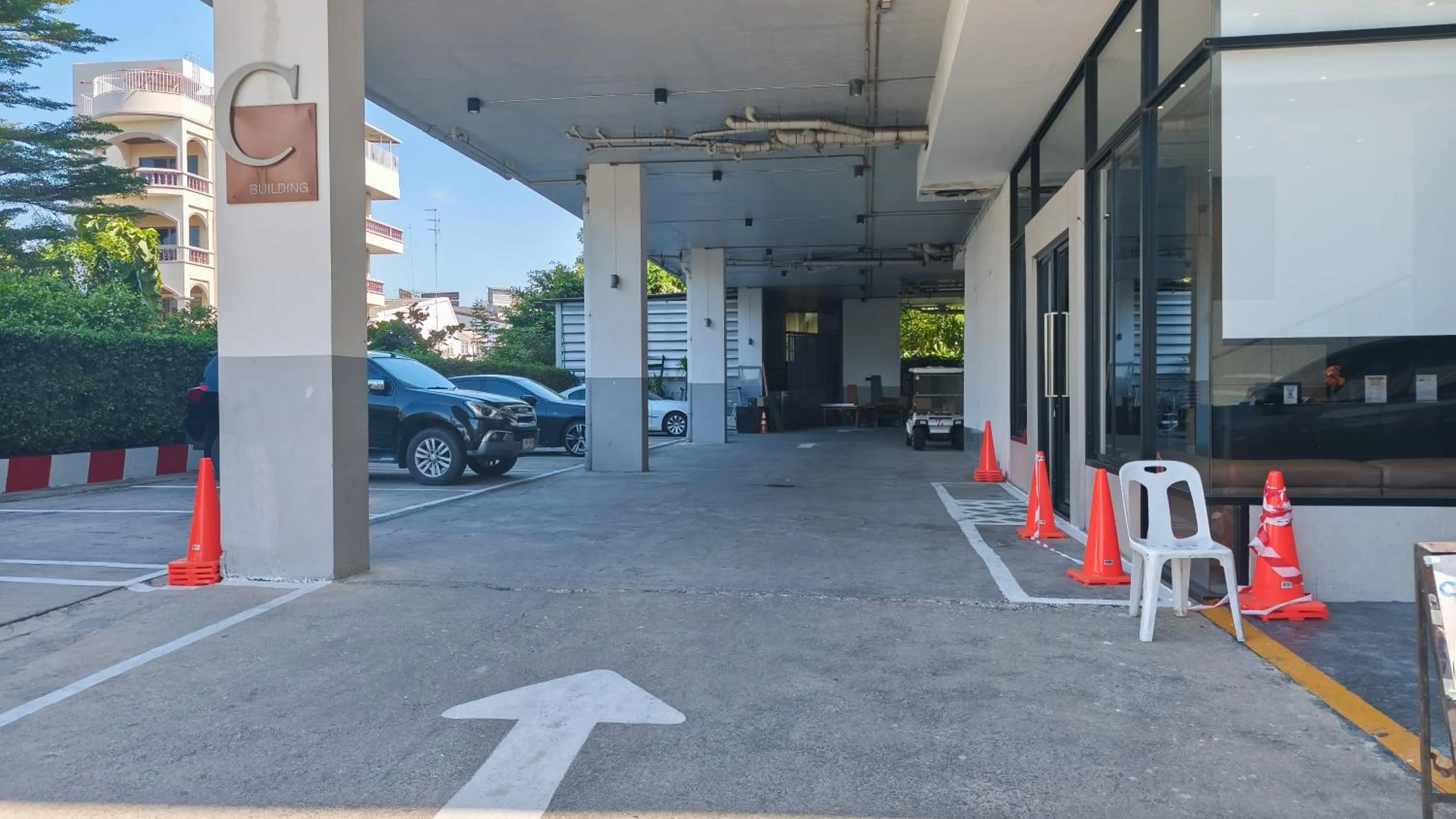 Parking in C Hotel Bangna