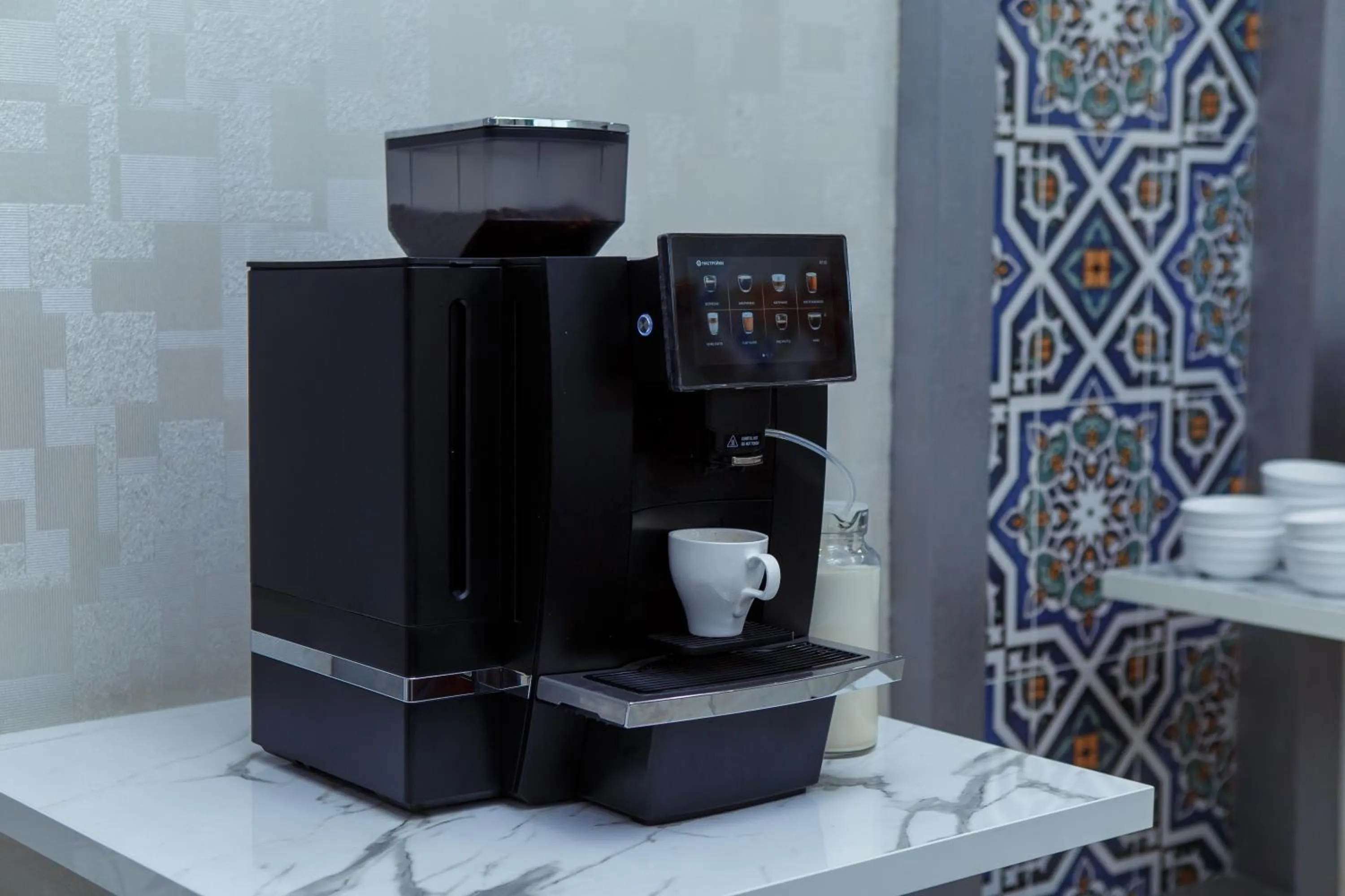 Coffee/tea facilities in Ada Hotel