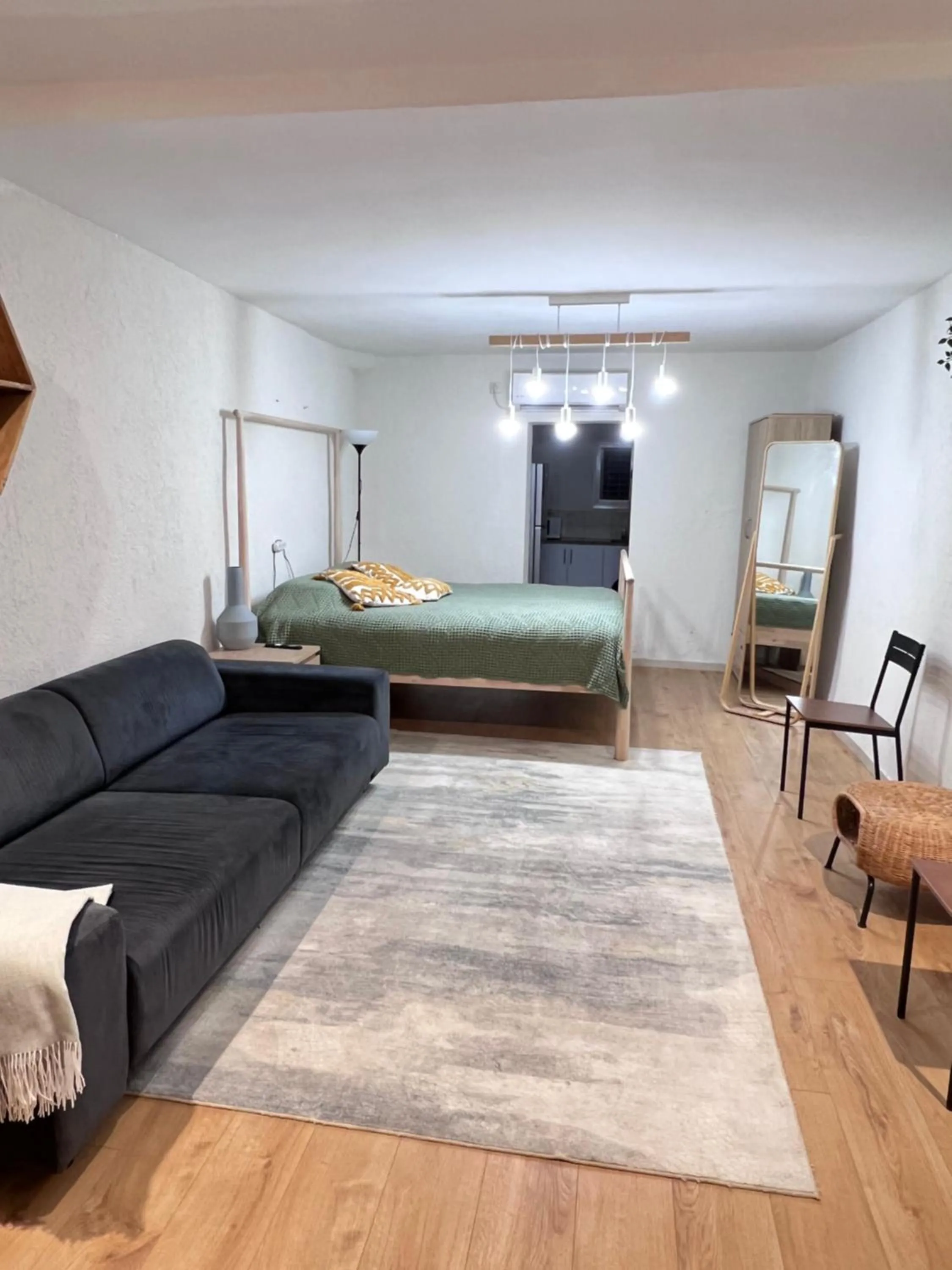 Living room, Bed in Maya Guest House - German Colony & Baháí Gardens, Haifa