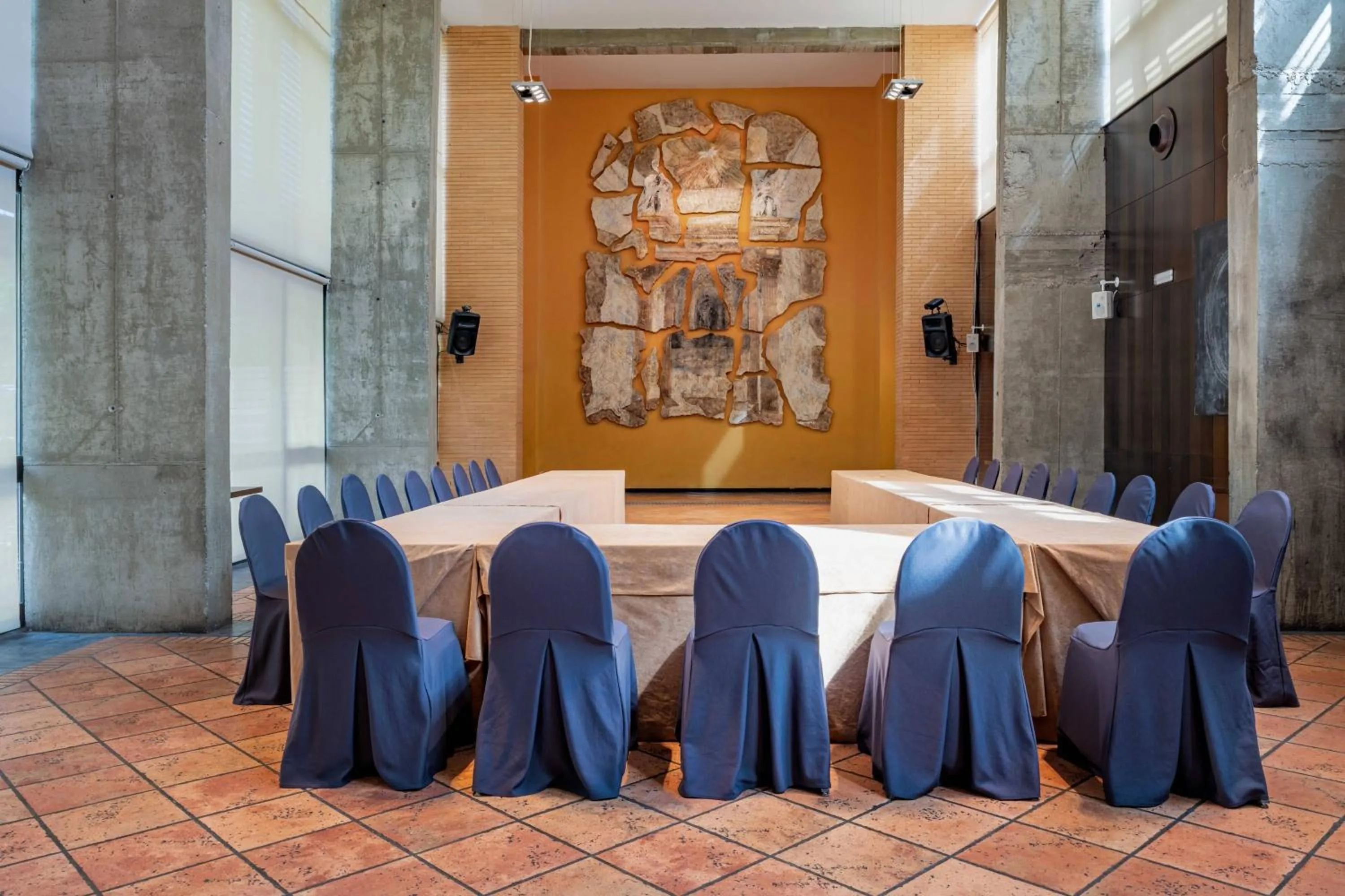 Meeting/conference room in AC Hotel Ciudad de Tudela by Marriott