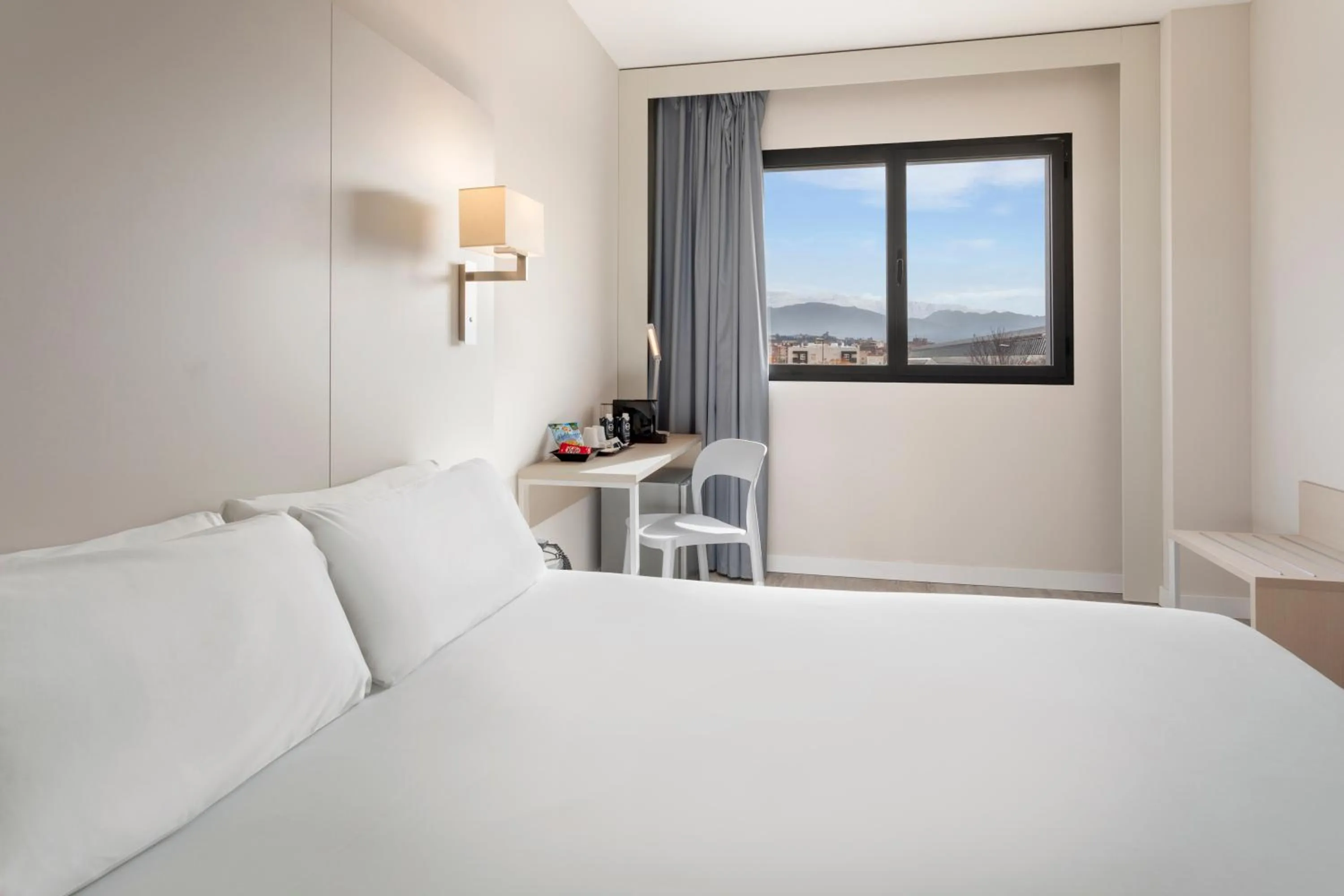 Bed in B&B HOTEL Granada Estación