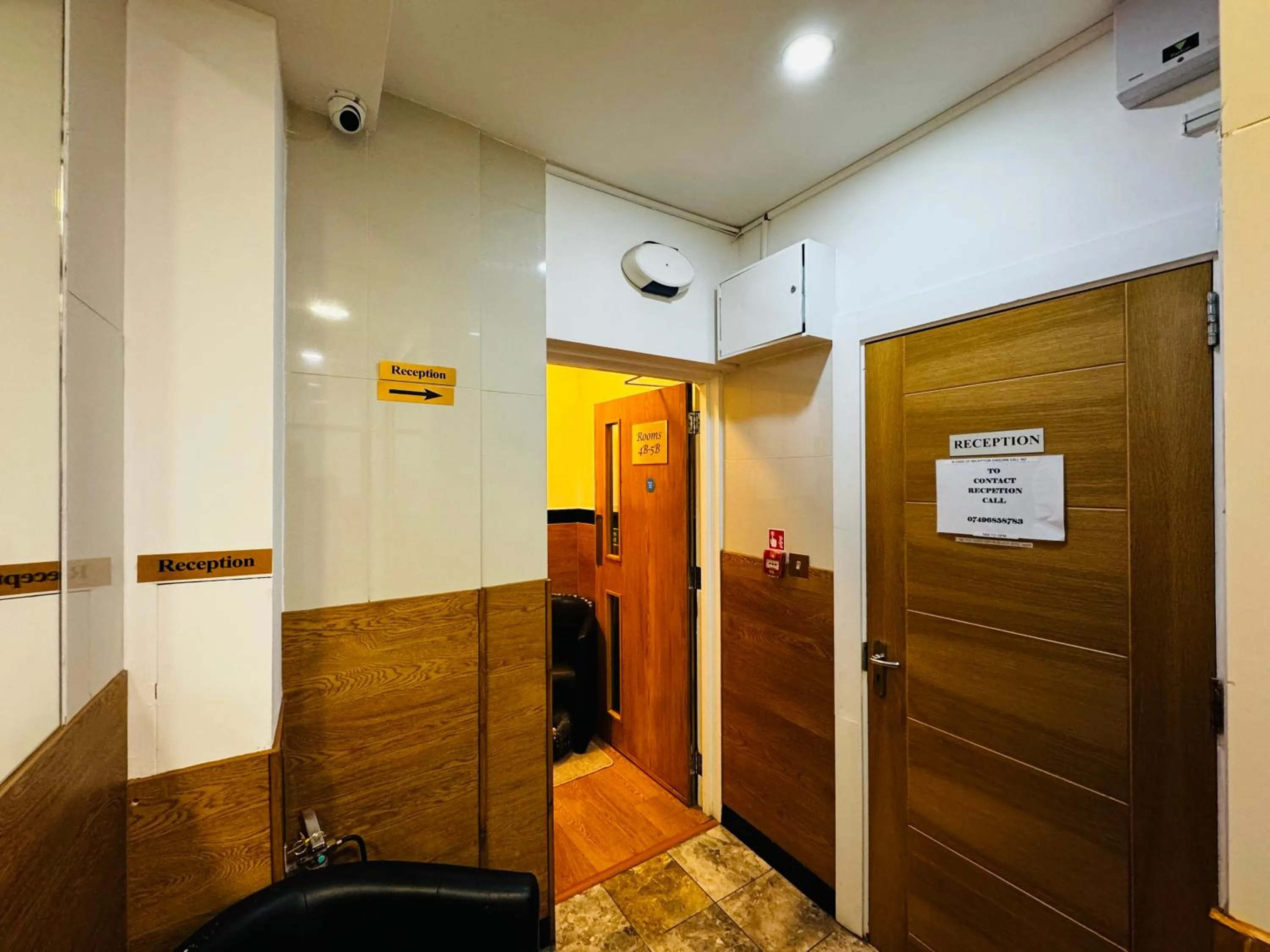 Lobby or reception in Berkley Apartments