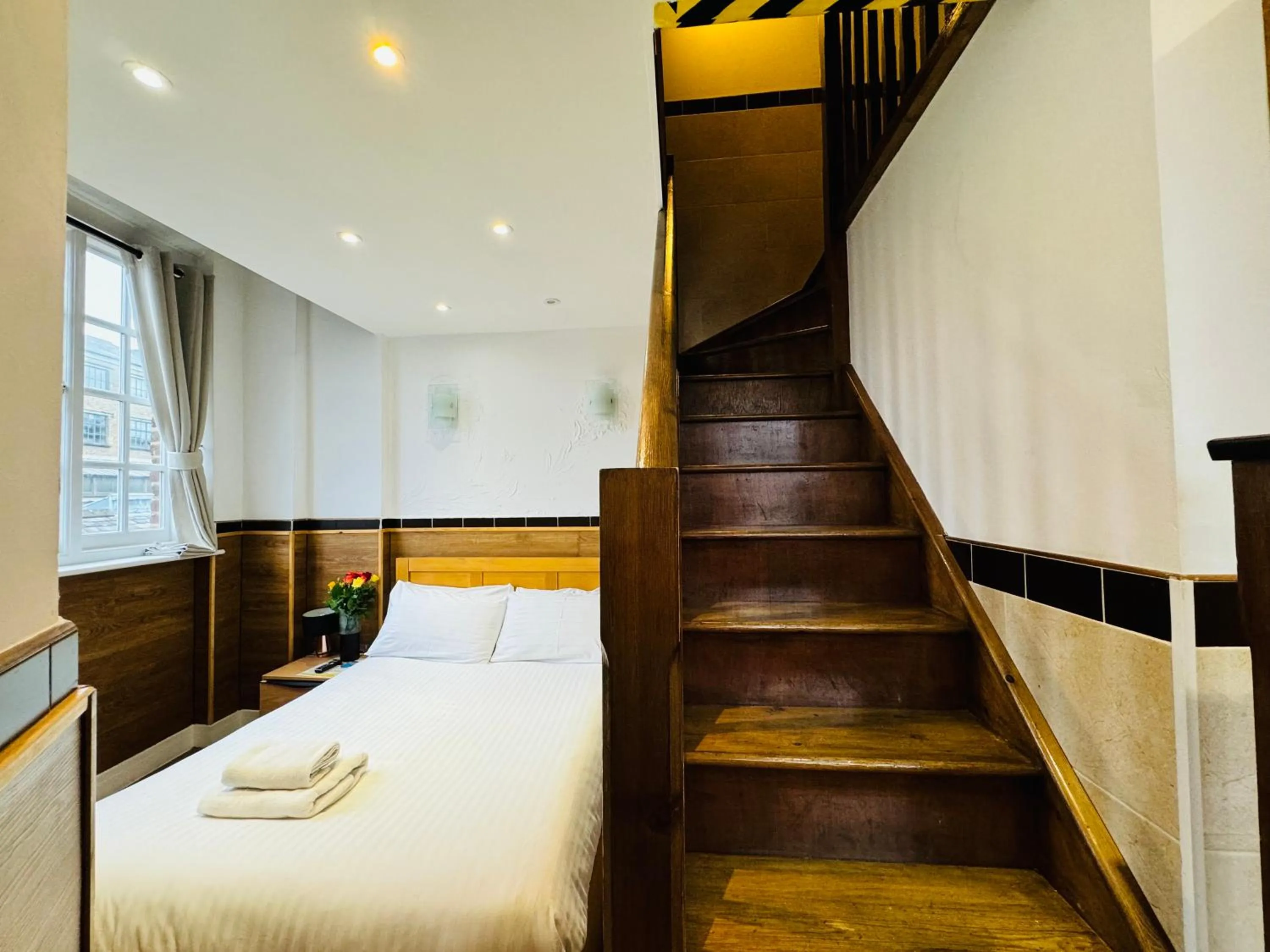 View (from property/room), Bed in Berkley Apartments