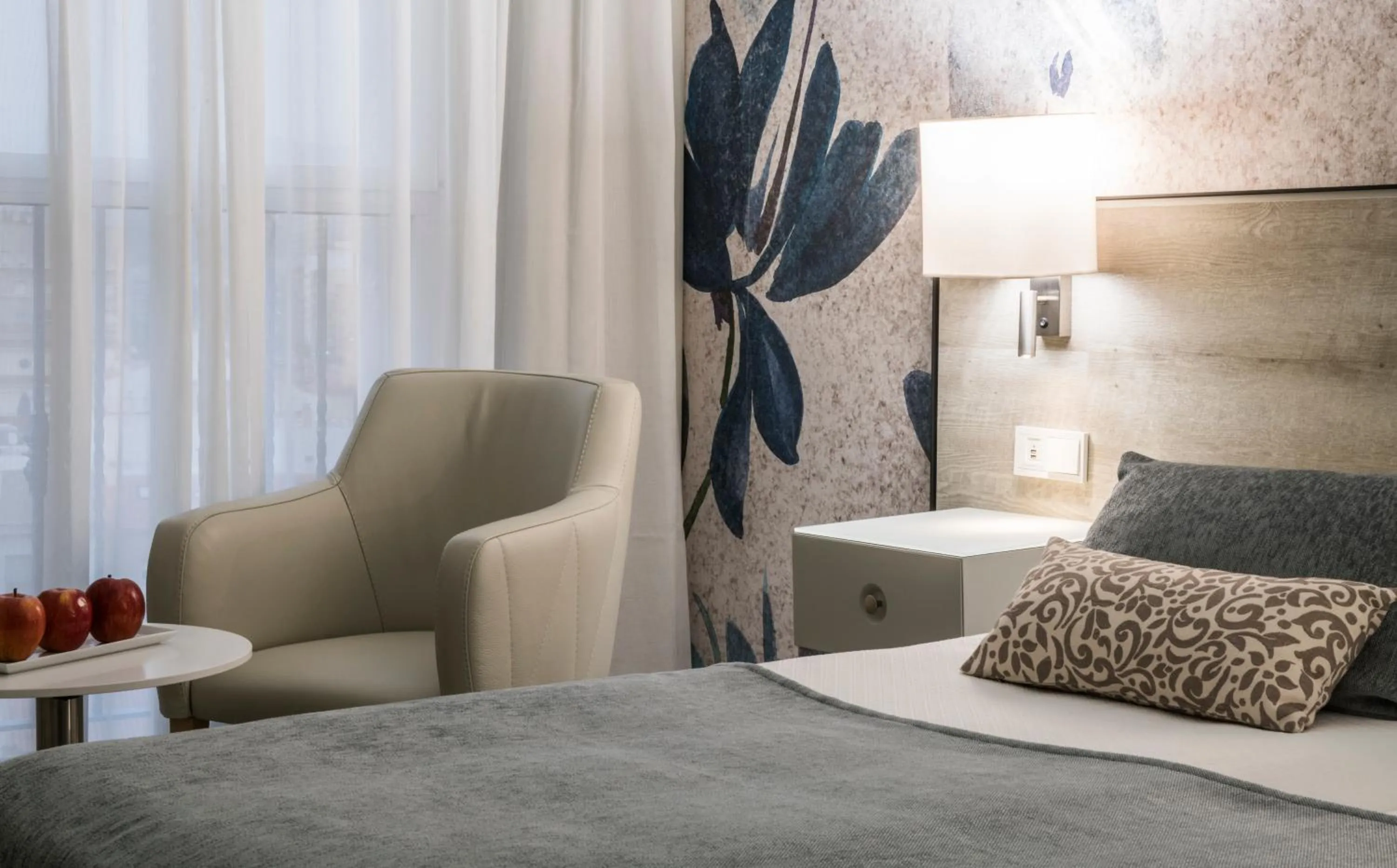 Decorative detail, Bed in Salles Hotel Málaga Centro