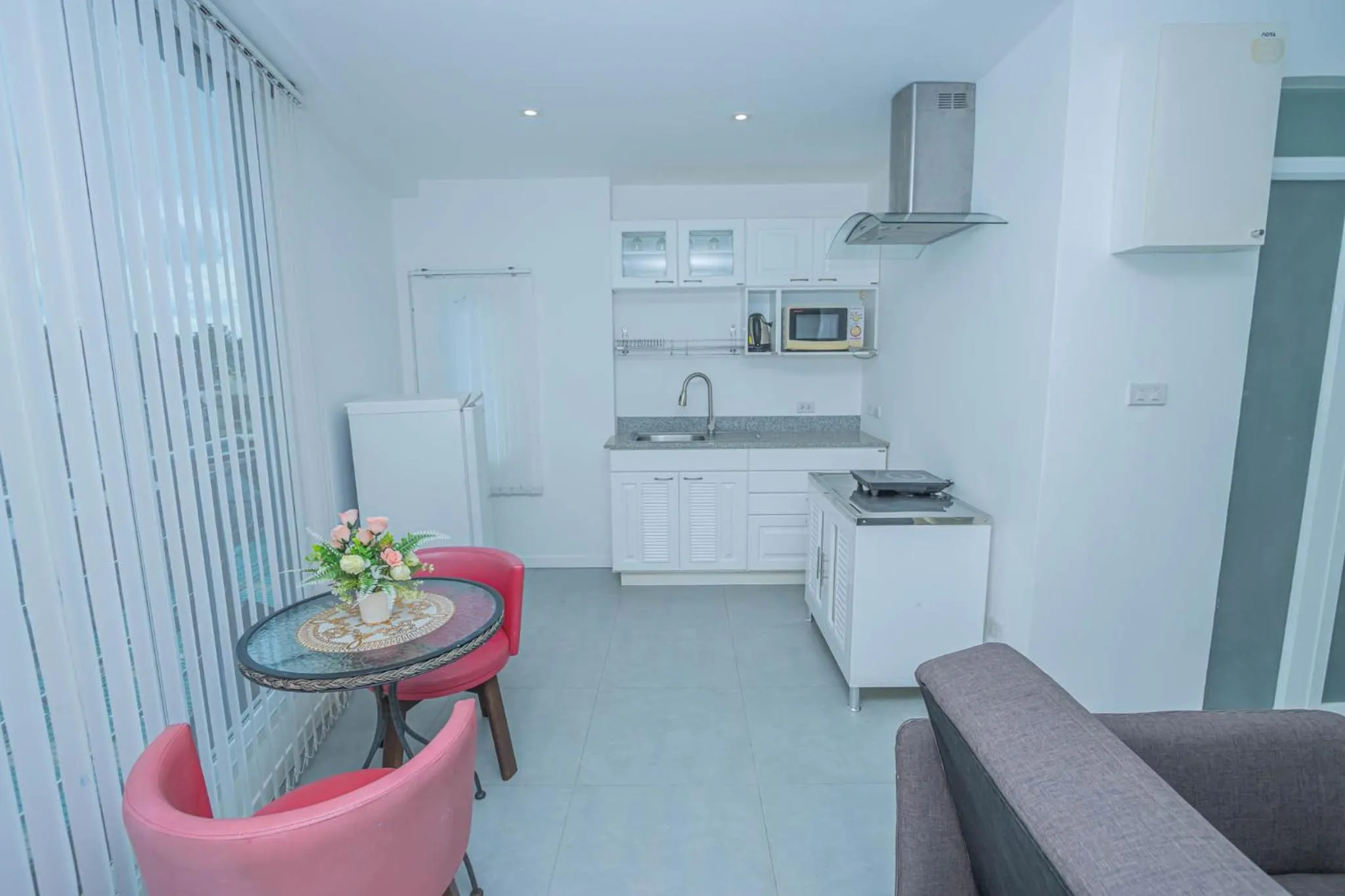 Kitchen or kitchenette in Utopia Kata By RoomQuest