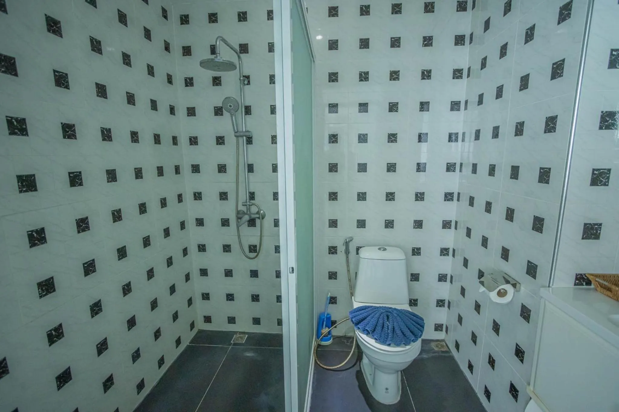 Toilet in Utopia Kata By RoomQuest