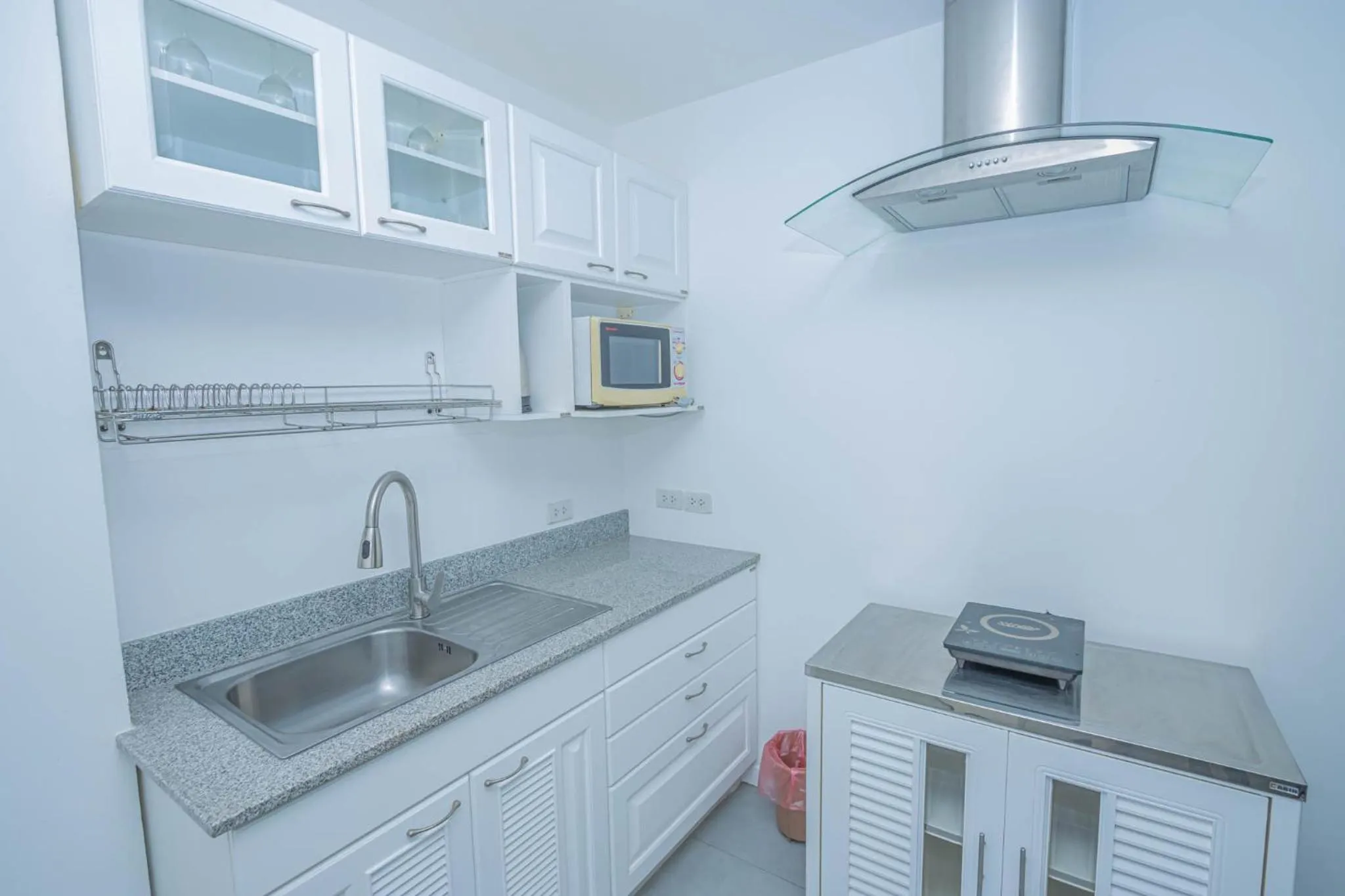 Kitchen or kitchenette in Utopia Kata By RoomQuest