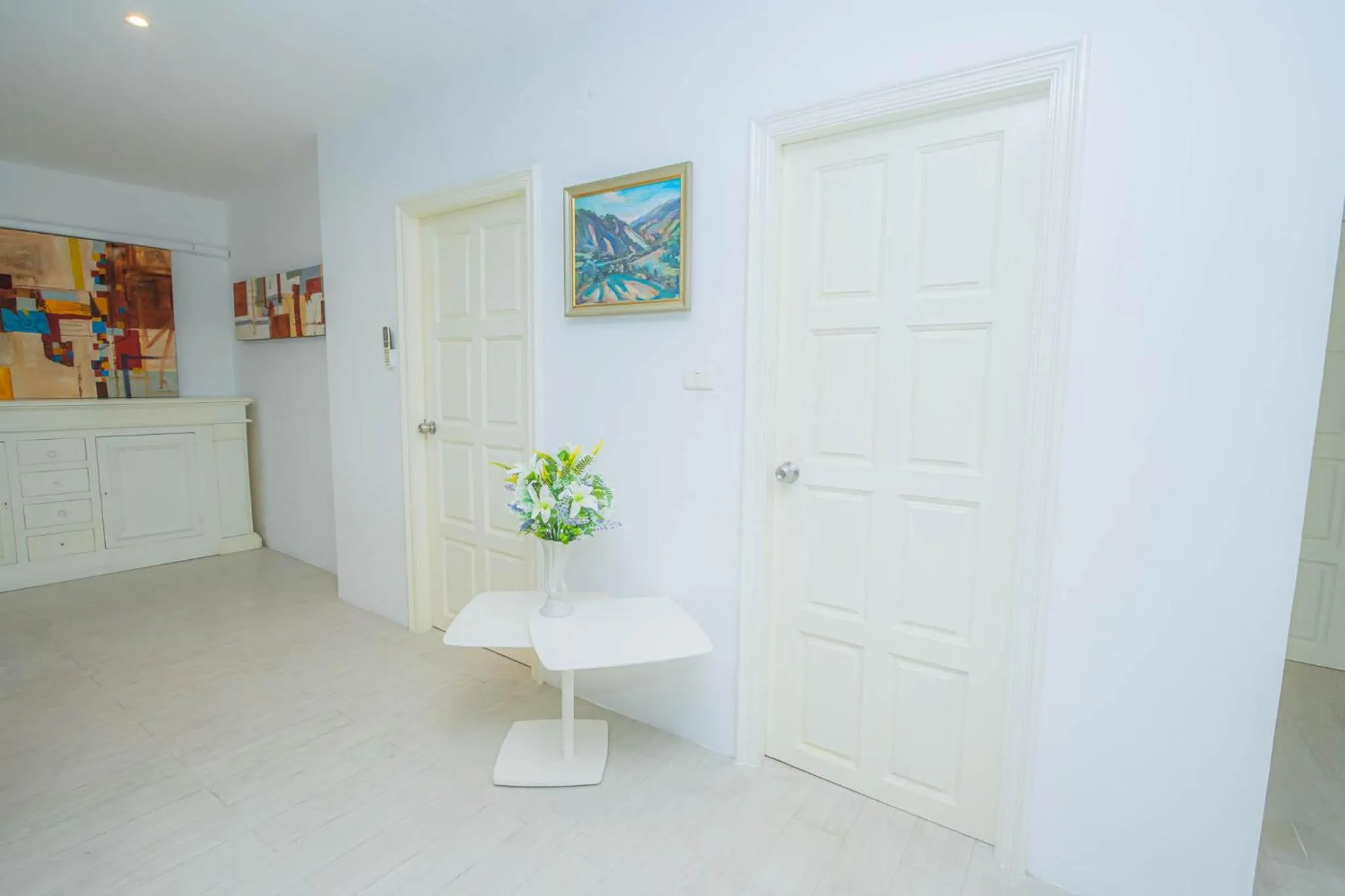 Photo of the whole room in Utopia Kata By RoomQuest