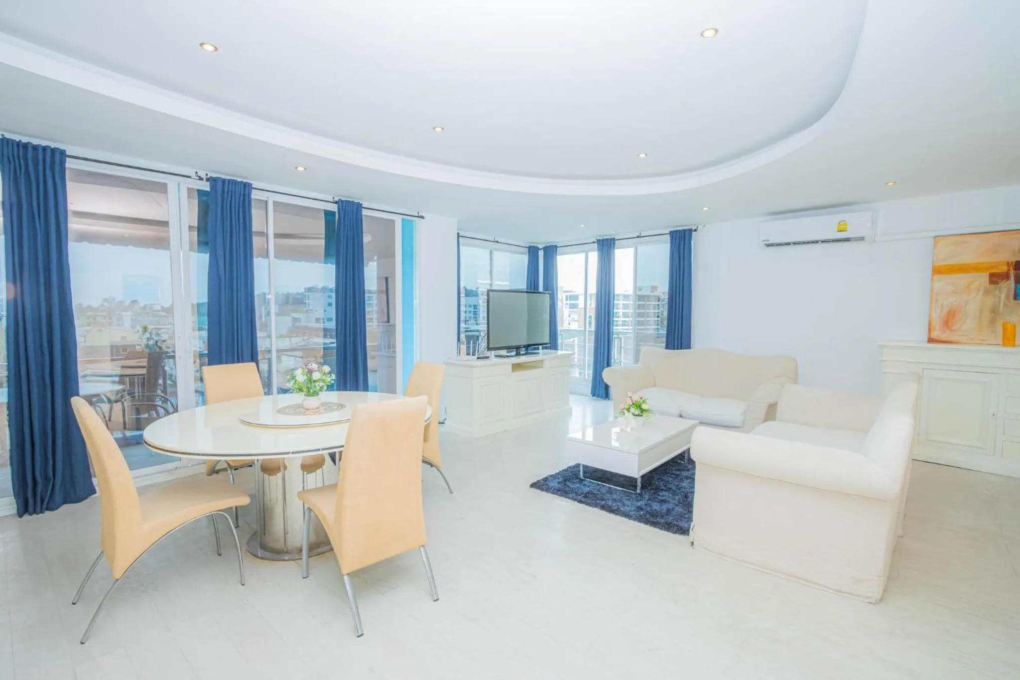 Living room in Utopia Kata By RoomQuest