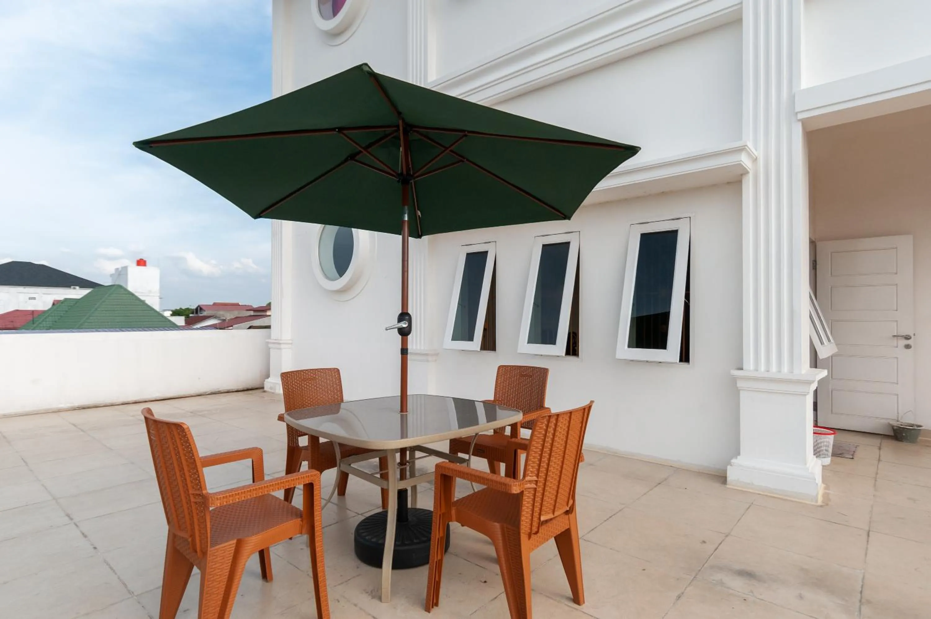 RedDoorz near UISU teladan Medan