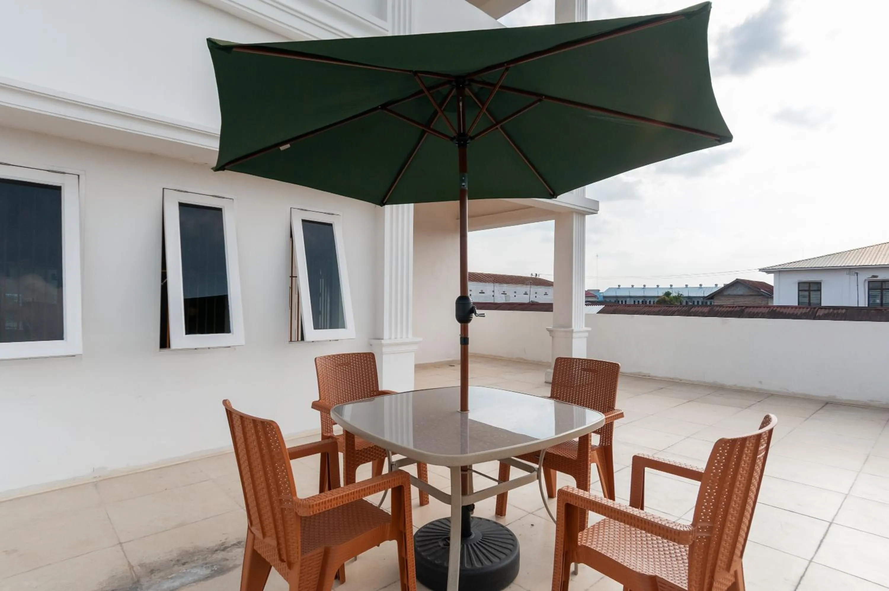 RedDoorz near UISU teladan Medan