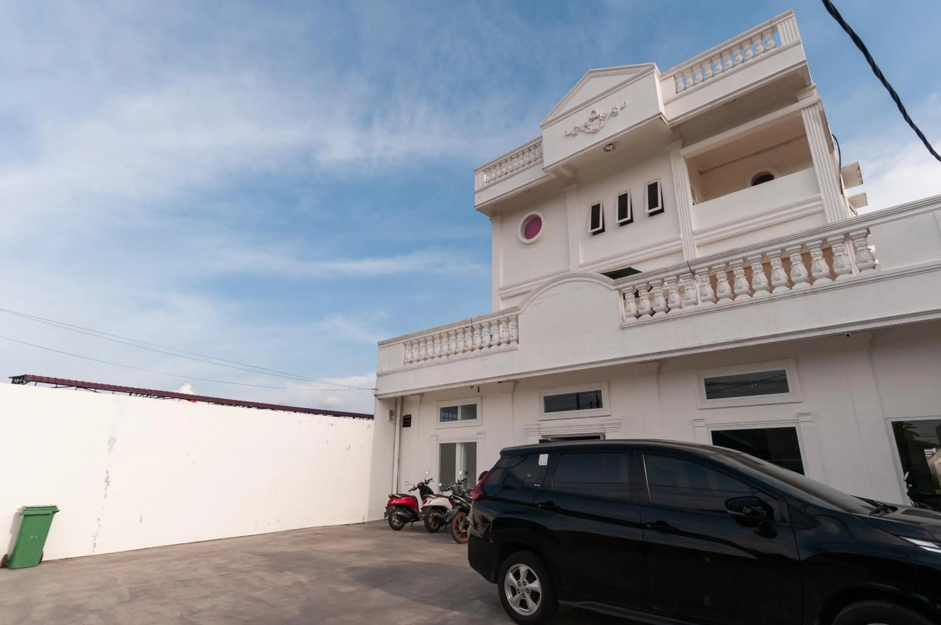 RedDoorz near UISU teladan Medan