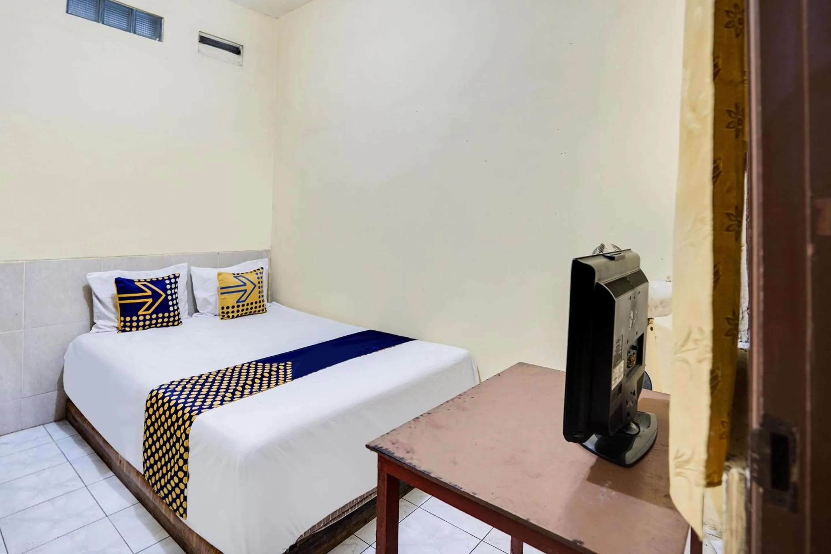 Bedroom, Bed in Hotel O Kost Nusantara Sidoarjo Syariah