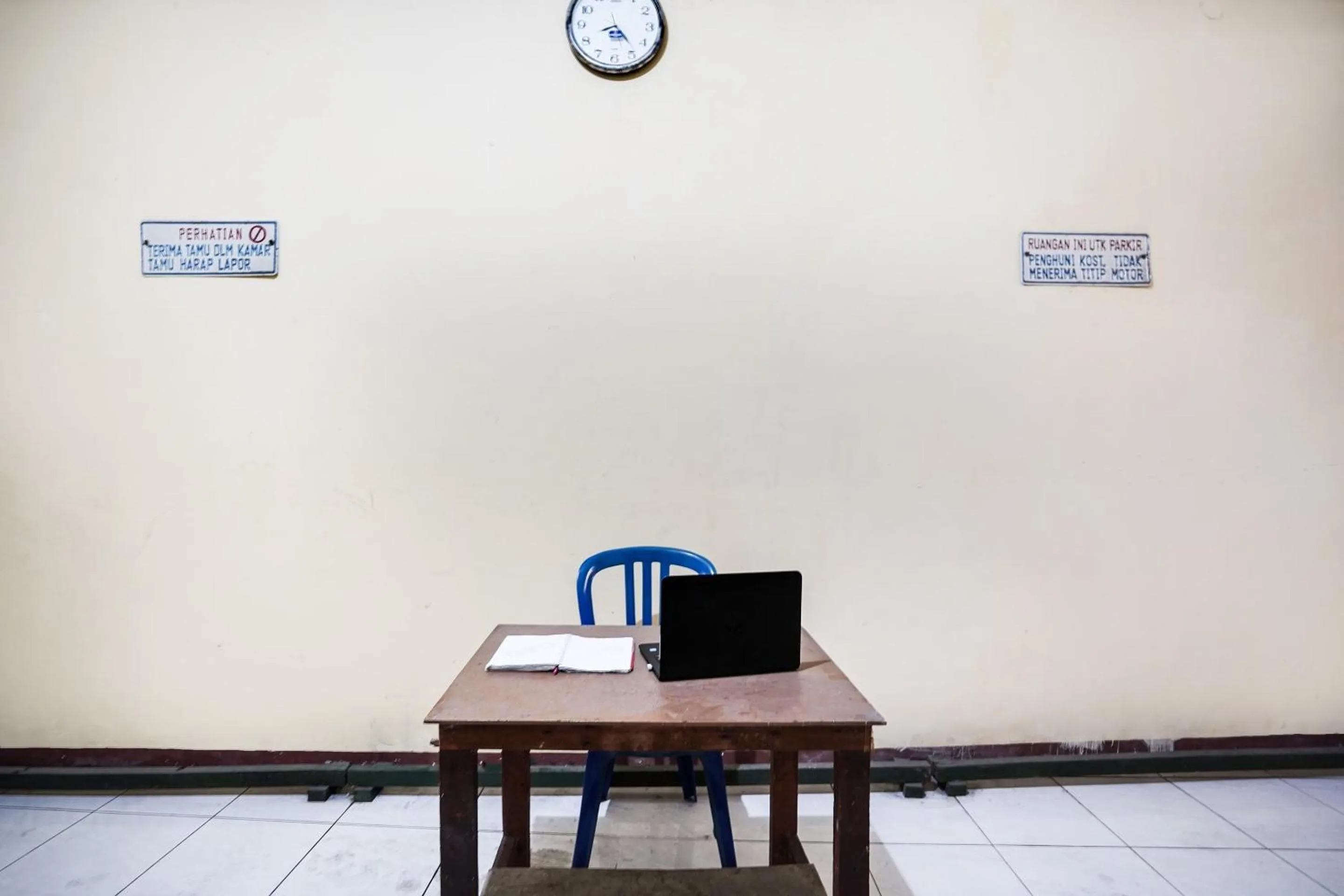 Lobby or reception in Hotel O Kost Nusantara Sidoarjo Syariah