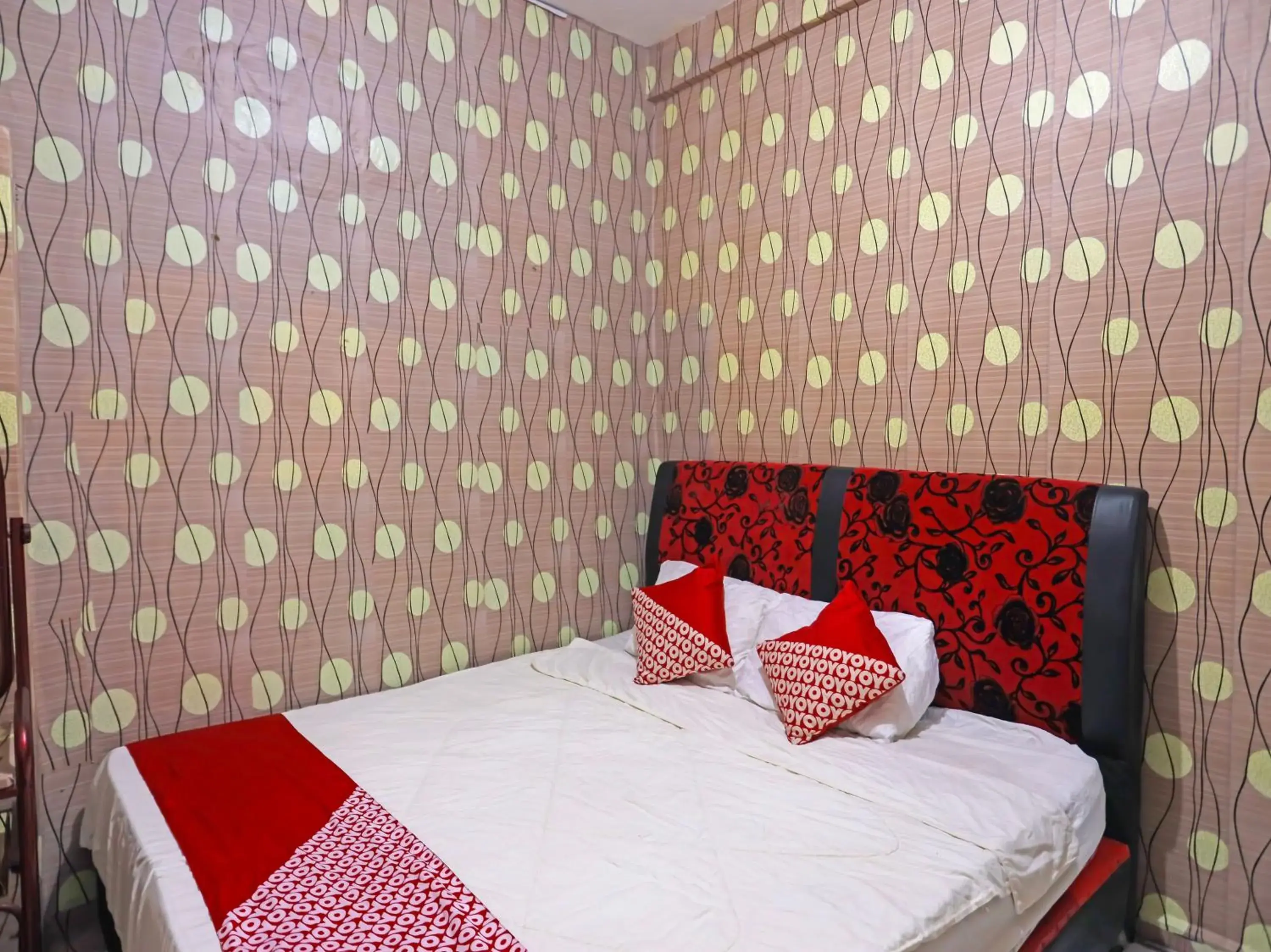 Standard King Room in Hotel O Satria Homestay Syariah Standard King Room in Hotel O Satria Homestay Syariah