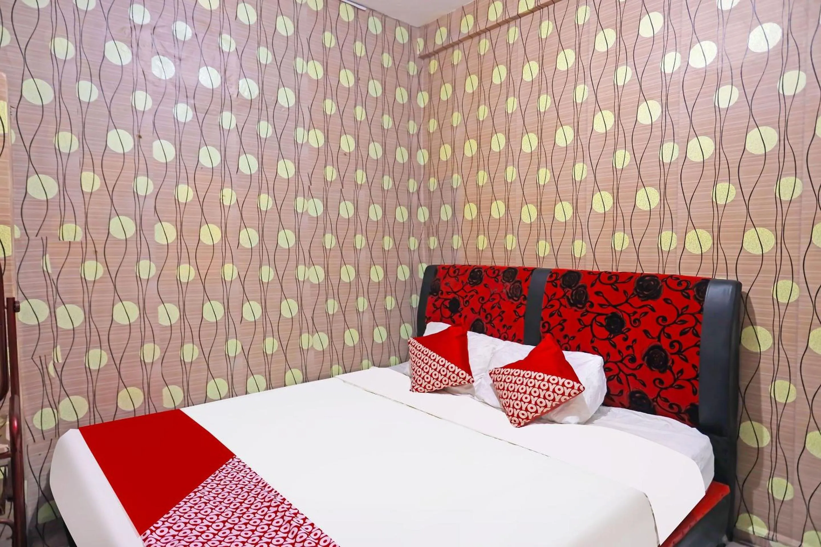 Bedroom, Bed in Hotel O Satria Homestay Syariah